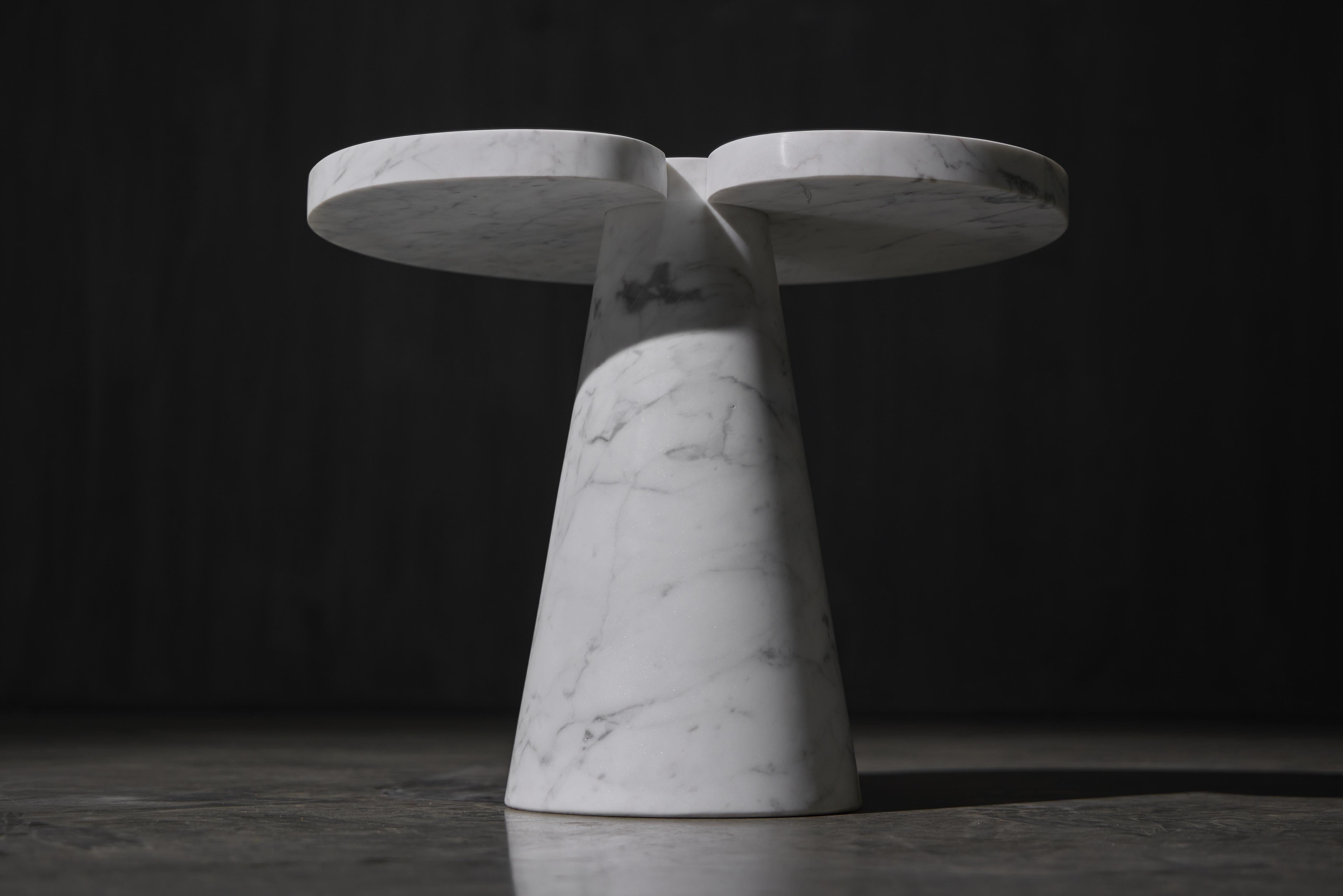Beistelltisch aus Carrara-Marmor von Angelo Mangiarotti für Skipper, Italien, 1970er Jahre im Zustand „Hervorragend“ im Angebot in Antwerp, BE