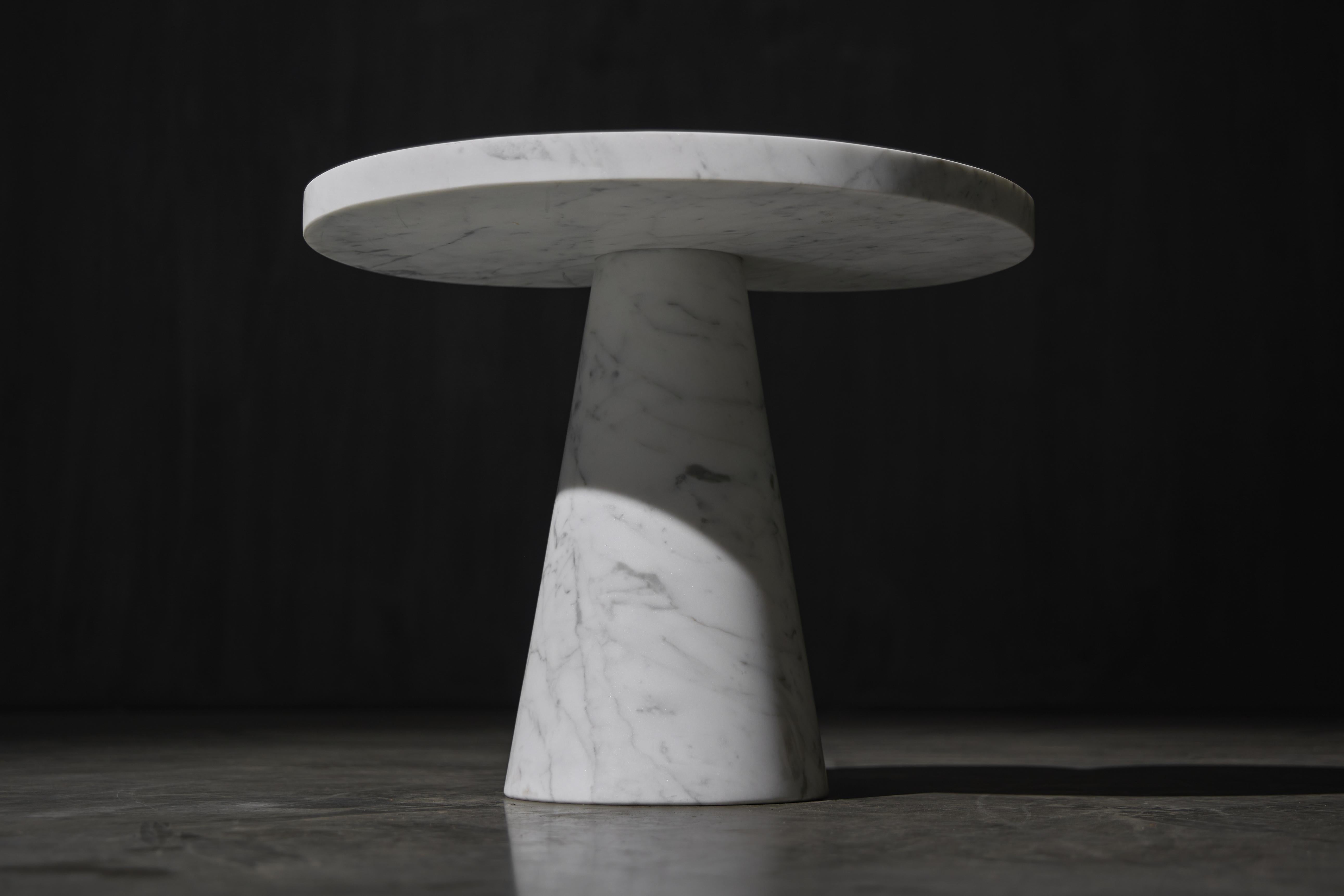 Beistelltisch aus Carrara-Marmor von Angelo Mangiarotti für Skipper, Italien, 1970er Jahre im Angebot 3