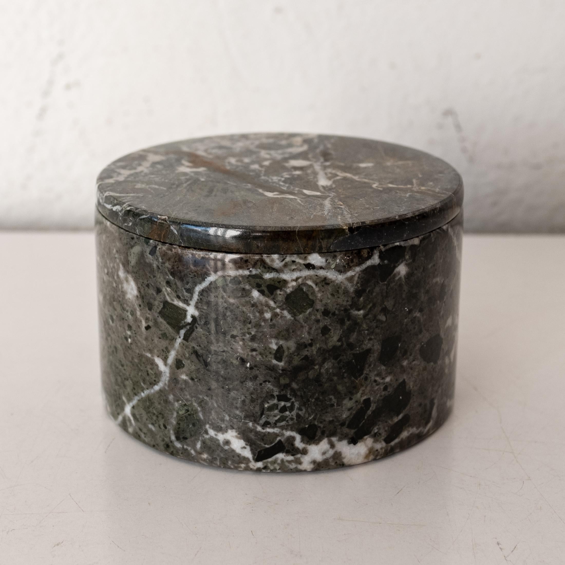 Mid-Century Modern Carrara Marble Small Lidded Canister or Stash Box, Italy, 1960s For Sale