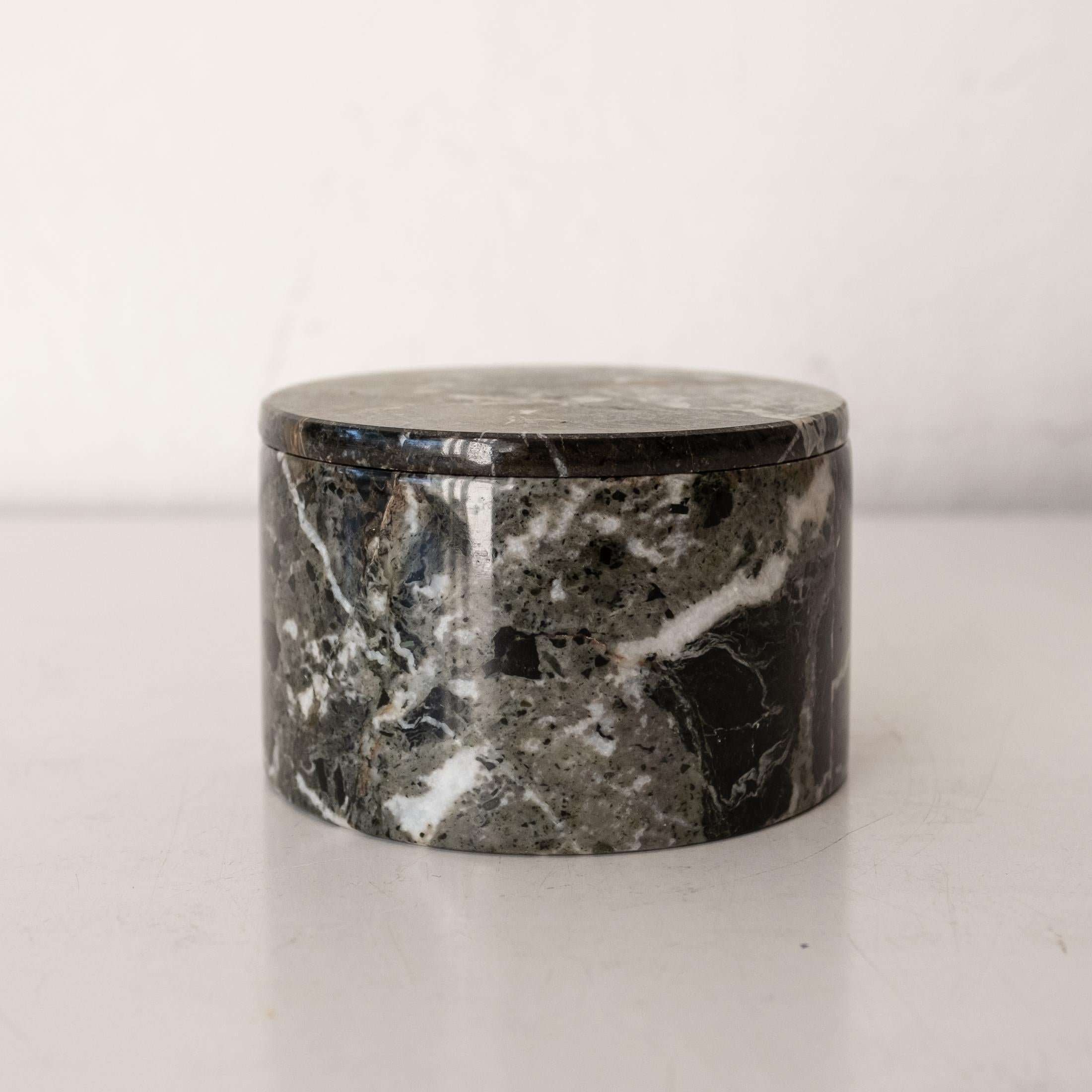 Carrara Marble Small Lidded Canister or Stash Box, Italy, 1960s In Good Condition For Sale In San Diego, CA