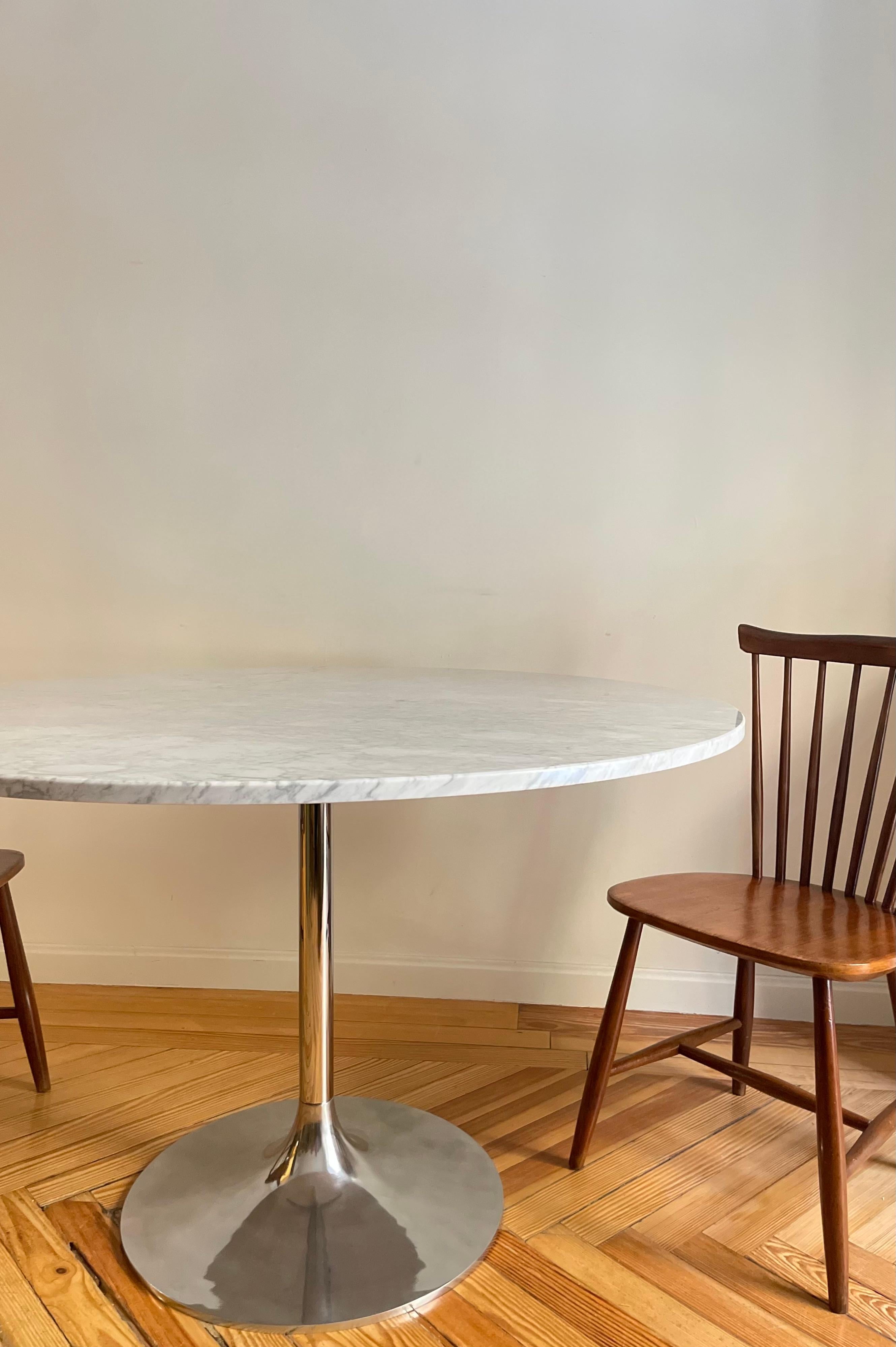 Table en marbre de Carrare en vente 5