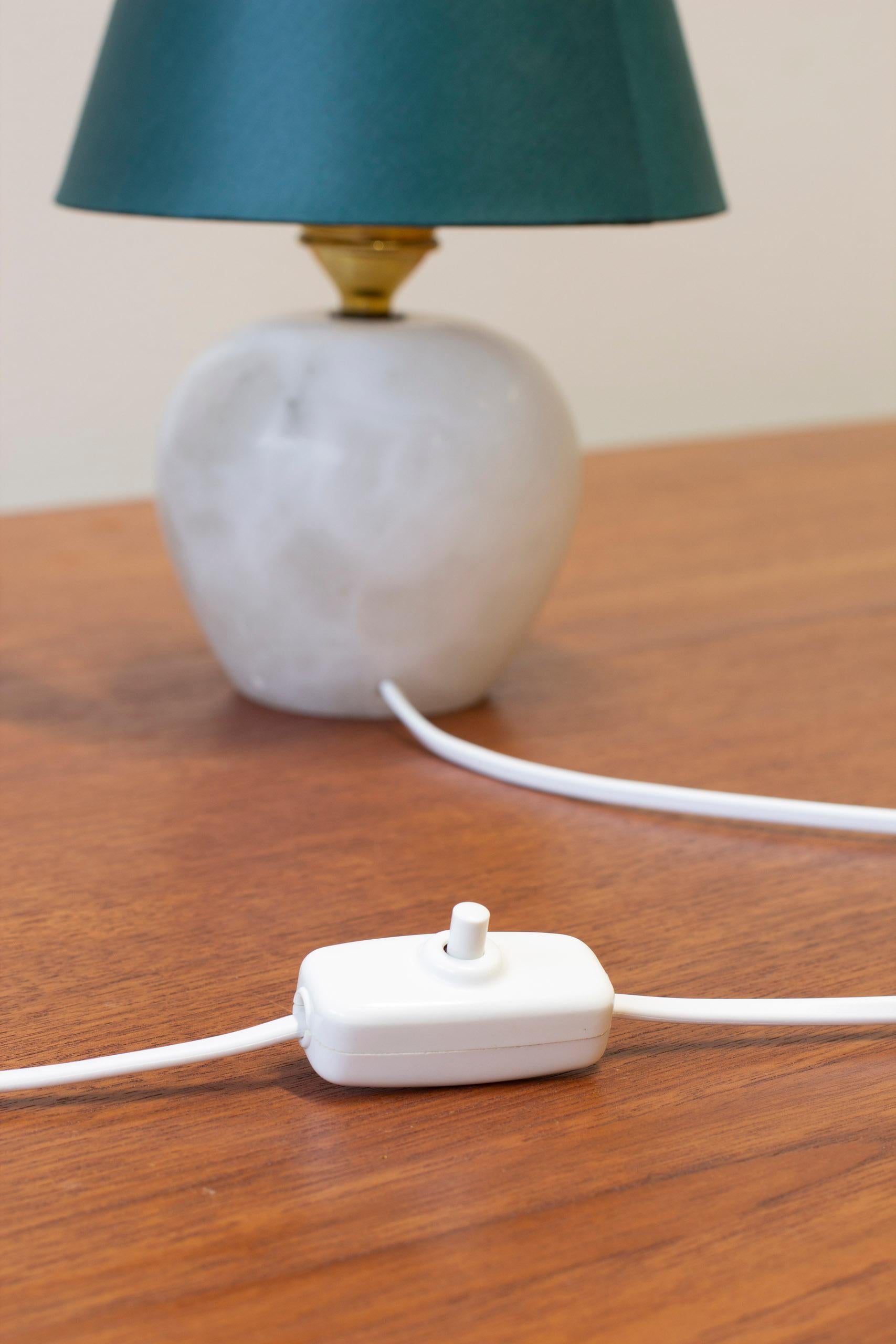 Lámpara de mesa de mármol de Carrara 2575 de Josef Frank, Svenskt tenn Mármol de Carrara en venta