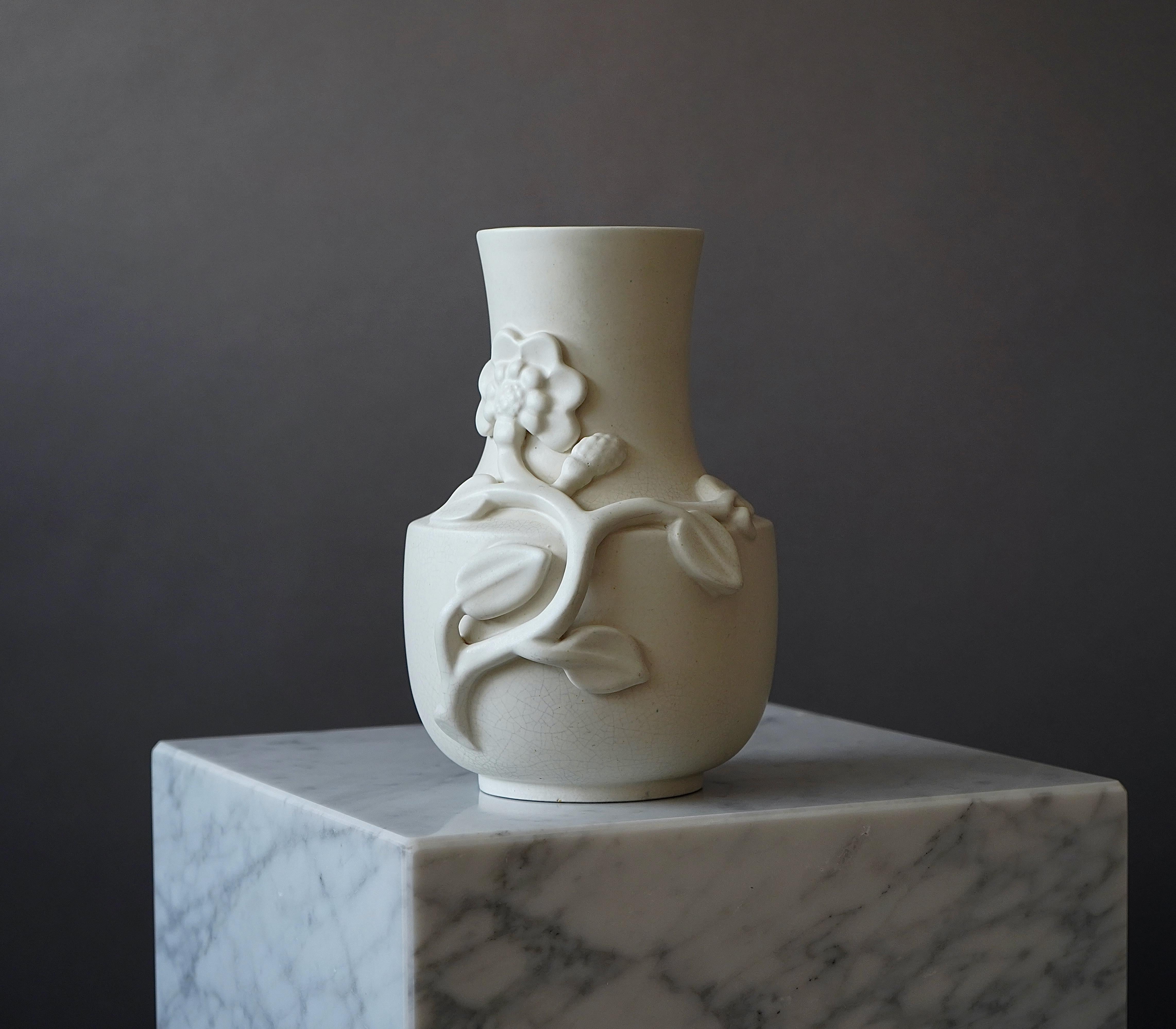 Scandinave moderne Vase 'Carrara' par Wilhelm Kåge pour Gustavsberg, Suède, années 1930