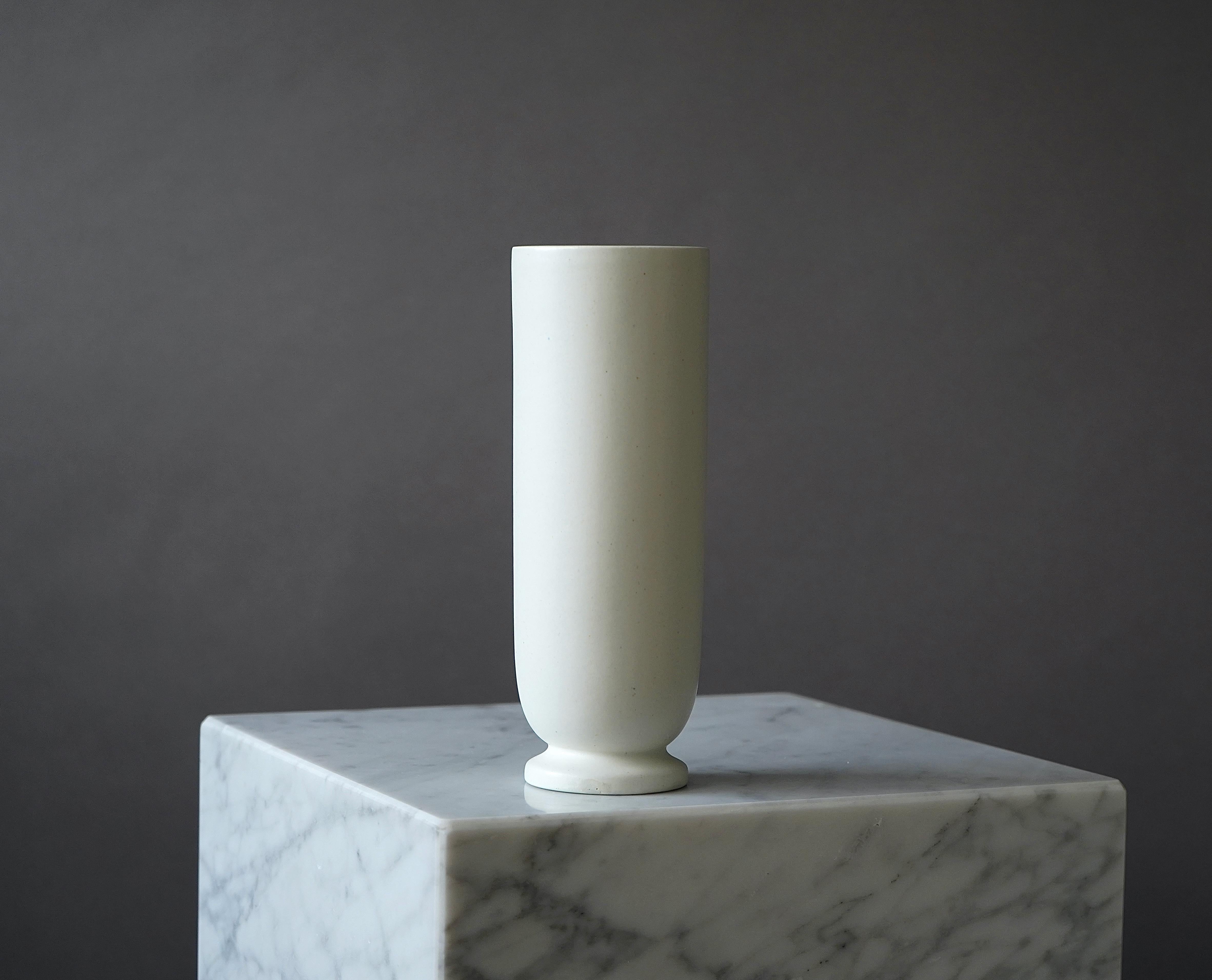 'Carrara' Vase by Wilhelm Kåge for Gustavsberg, Sweden, 1930s In Good Condition For Sale In Malmö, SE