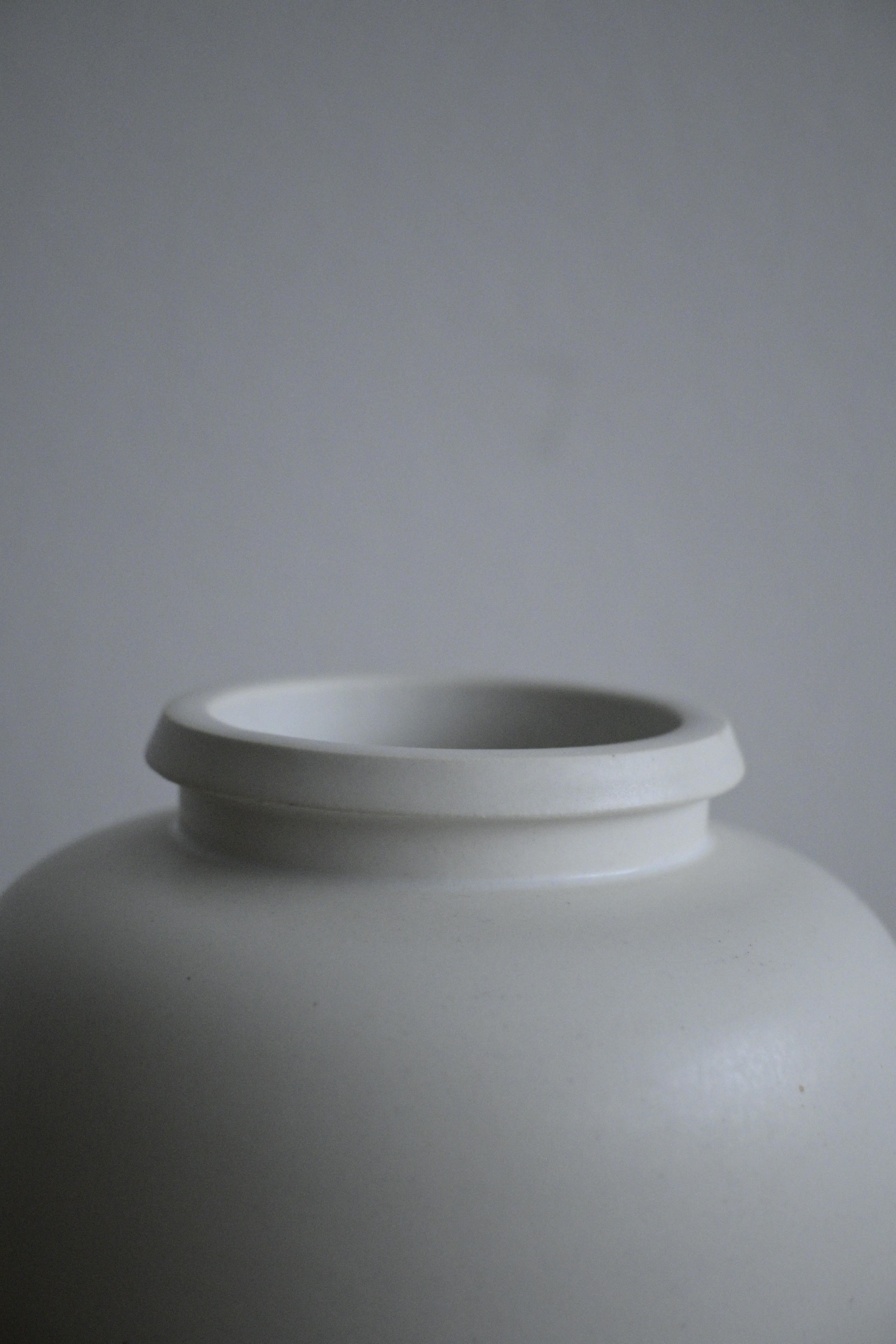 Glazed 'Carrara' Vase by Wilhelm Kåge, Gustavsberg 1930 For Sale