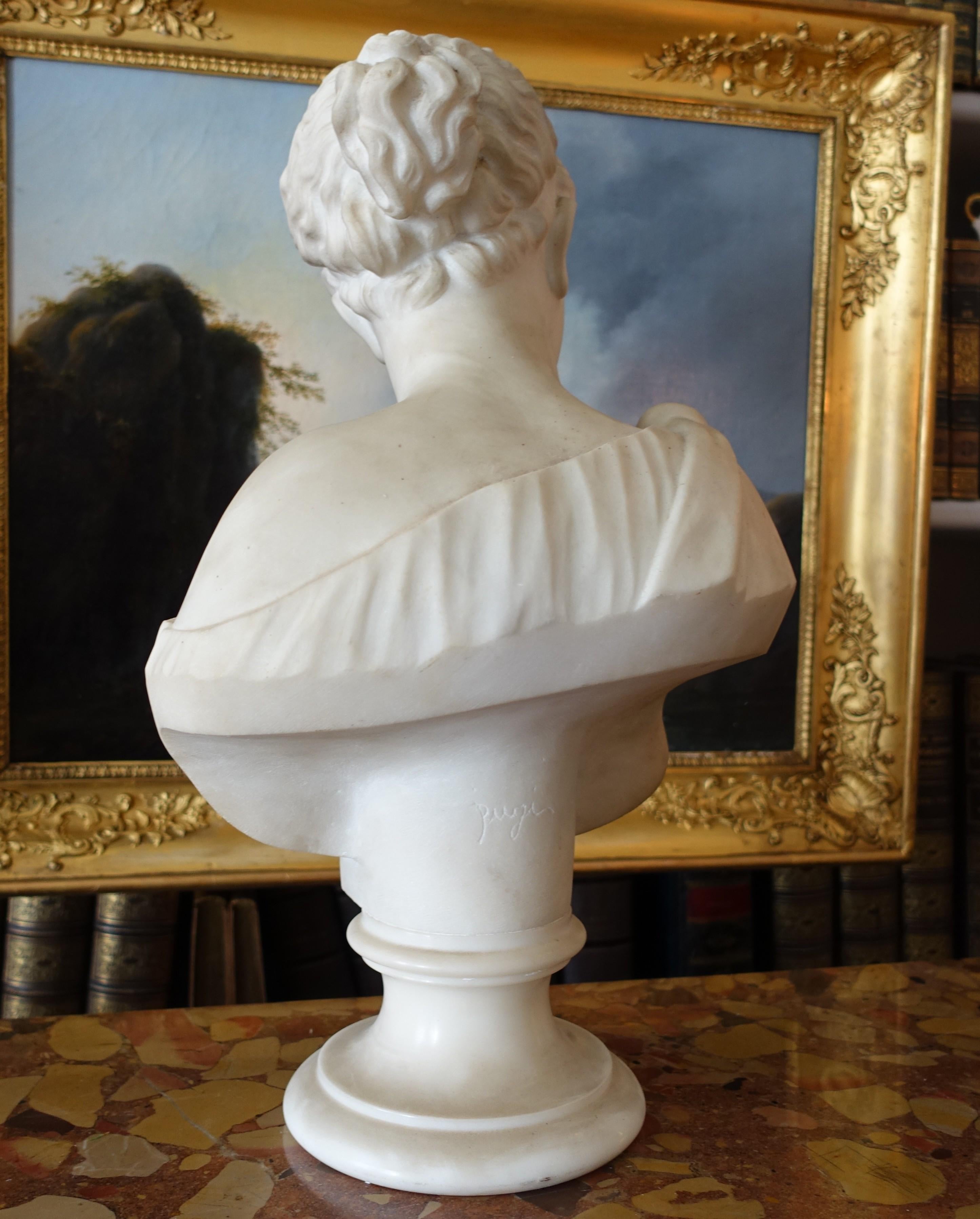 Busto de Venus en mármol de Carrare, estatua neoclásica firmada Pugi hacia 1900 en Bueno estado para la venta en GRENOBLE, FR