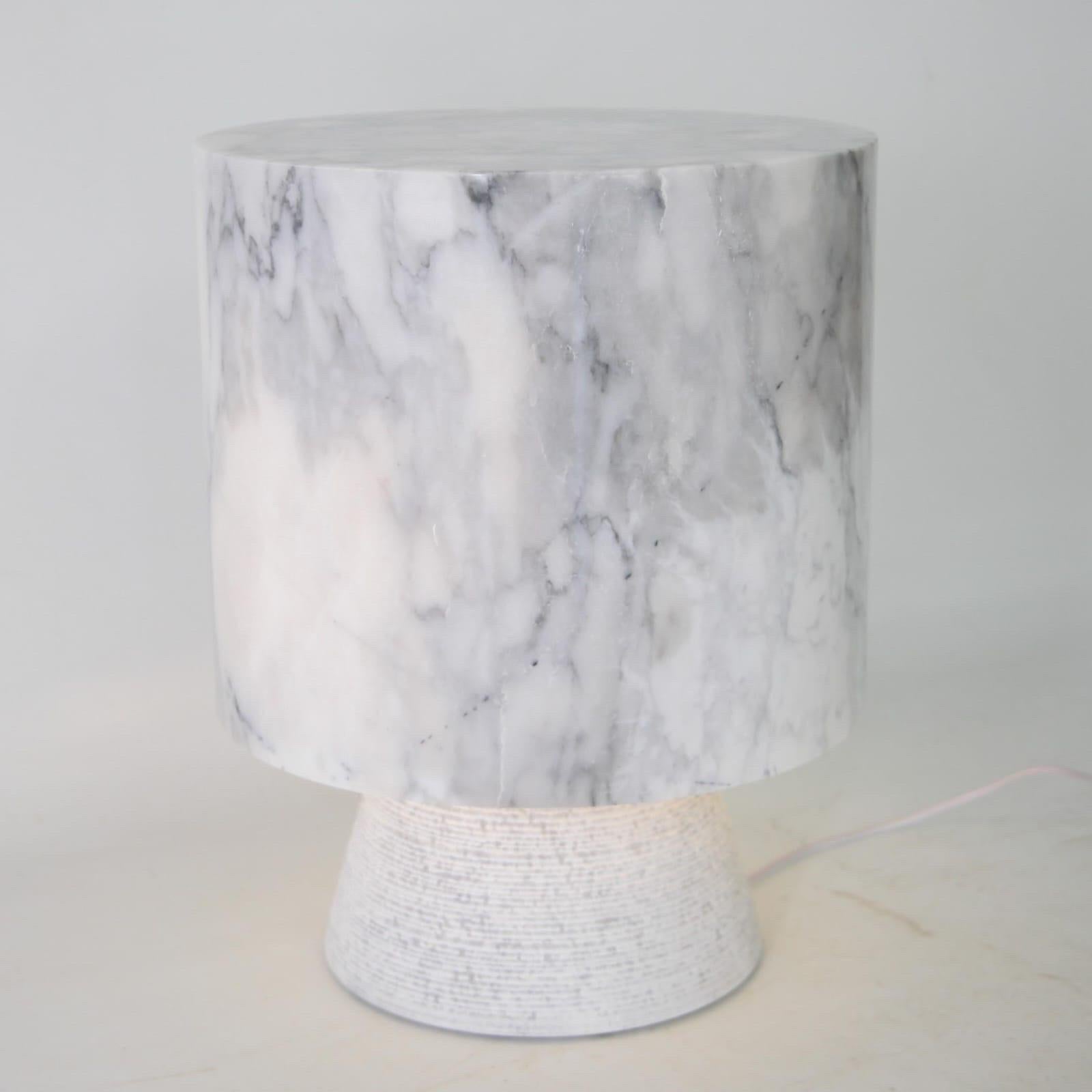 Exceptional Carrara marble lamp. Entirely made of marble, the base is carved and the lampshade is polished. Rare know how and in excellent condition!