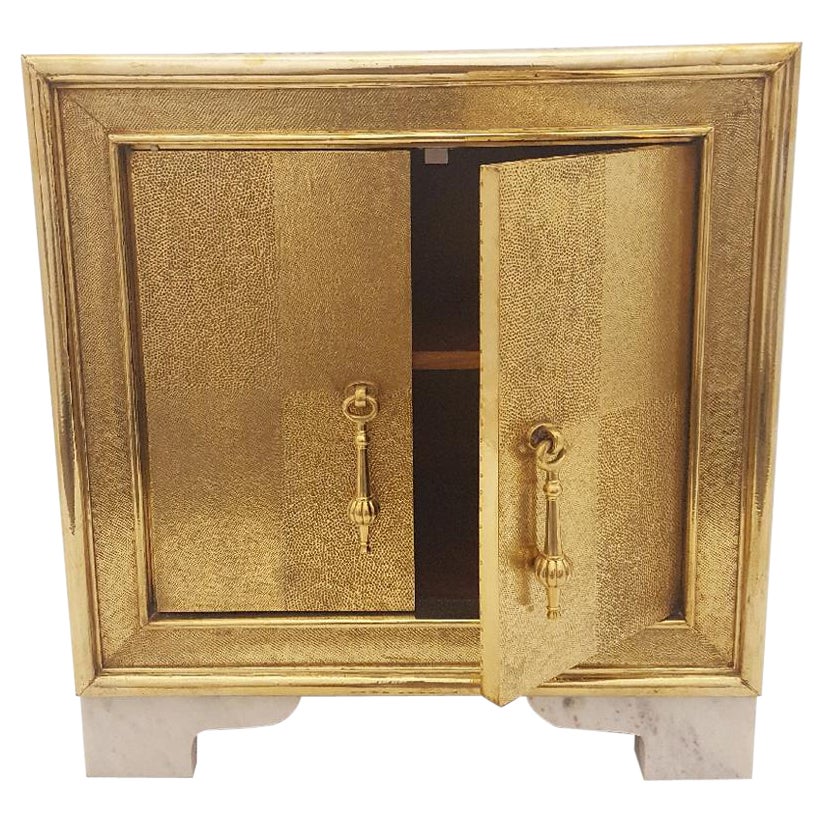Comodino Carre in ottone rivestito in legno di teak realizzato a mano in India