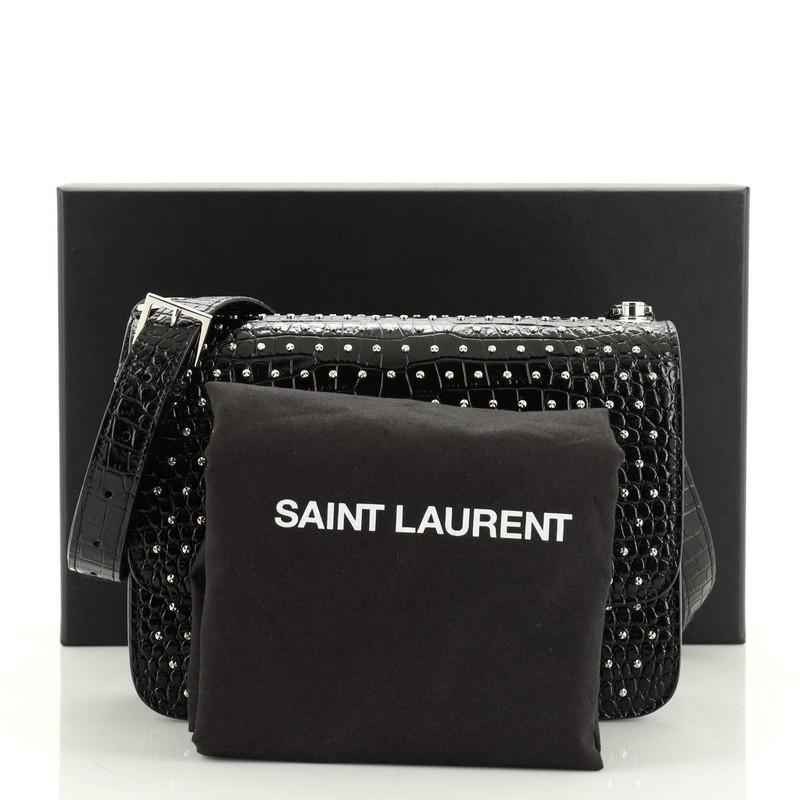 Condition: Excellent. Light wear in interior, scratches on hardware.
Accessories: No Accessories
Measurements: Height 5.5