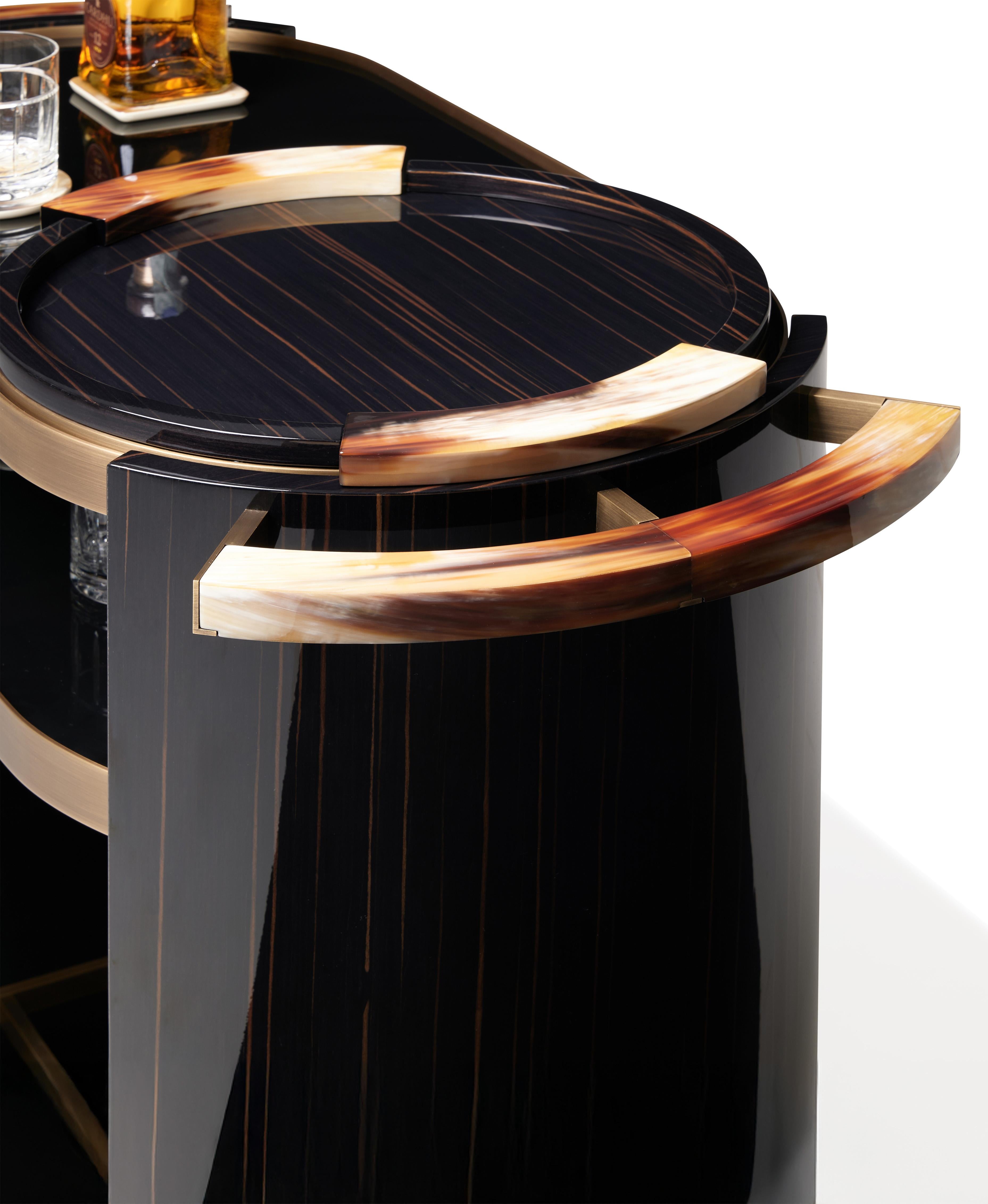 Poli Carrello Alfred in Ebano Glossy con Maniglie in Corno Italiano, Mod. 4742 en vente