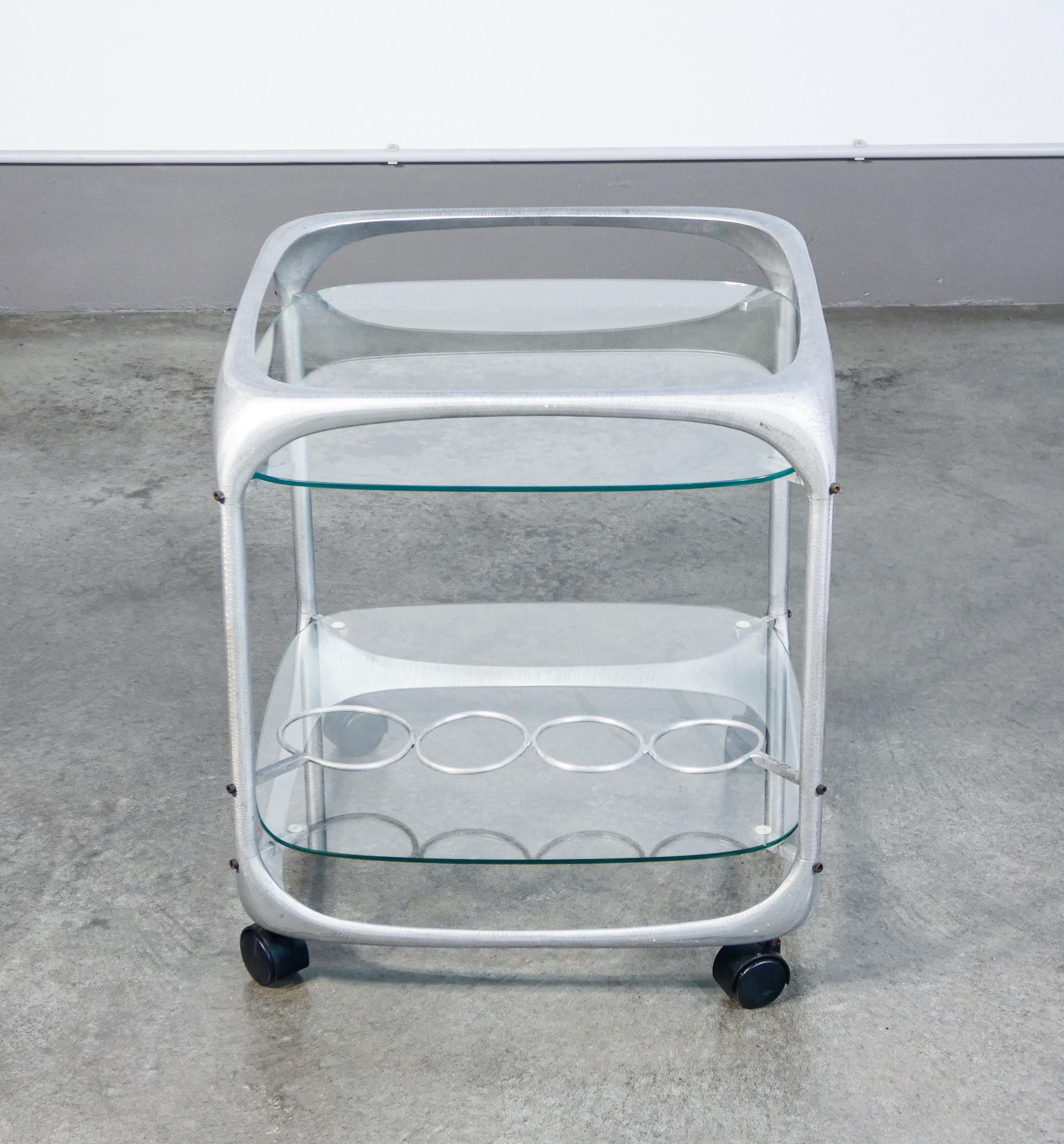Aluminum and glass bar cart, design Renzo BURCHIELLARO. Italy, 70s In Good Condition For Sale In Torino, IT