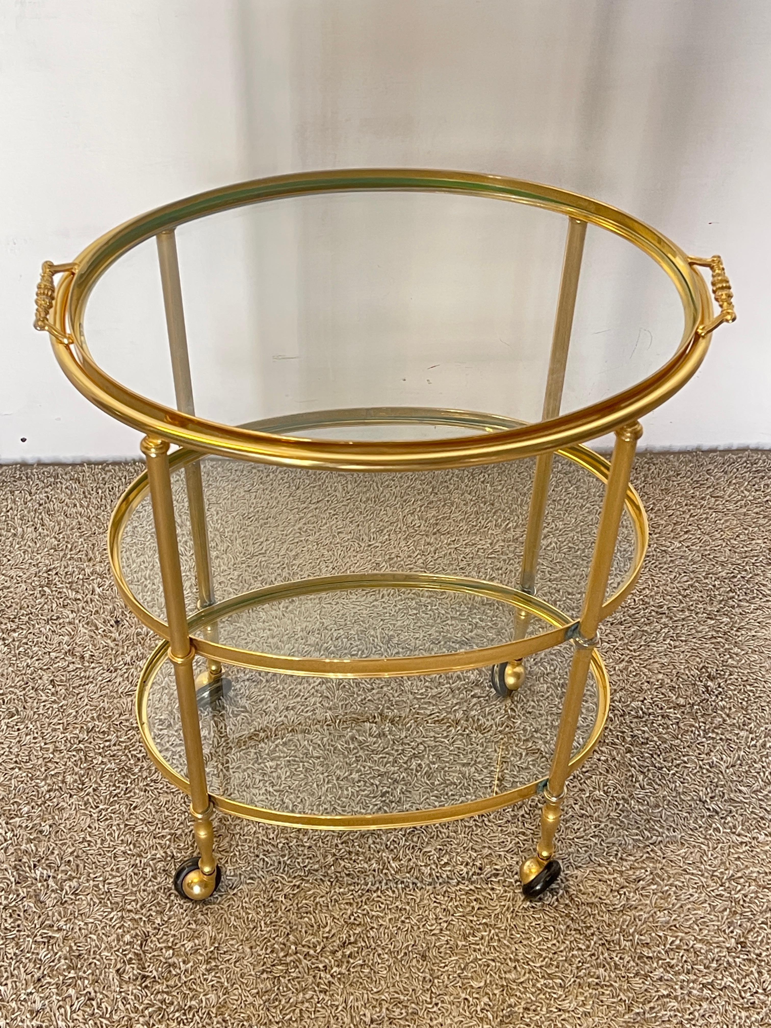 Carrello bar in ottone e vetro - stile Hollywood Regency en vente 3