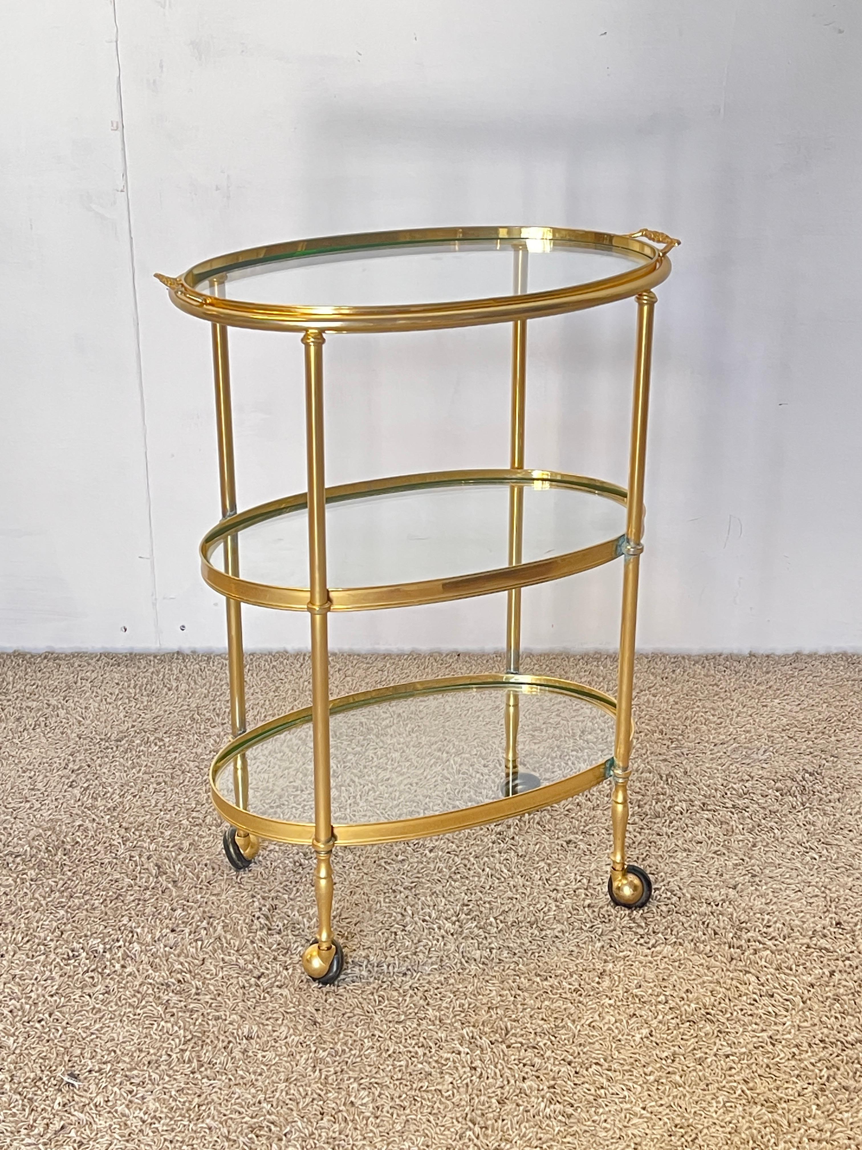 italien Carrello bar in ottone e vetro - stile Hollywood Regency en vente