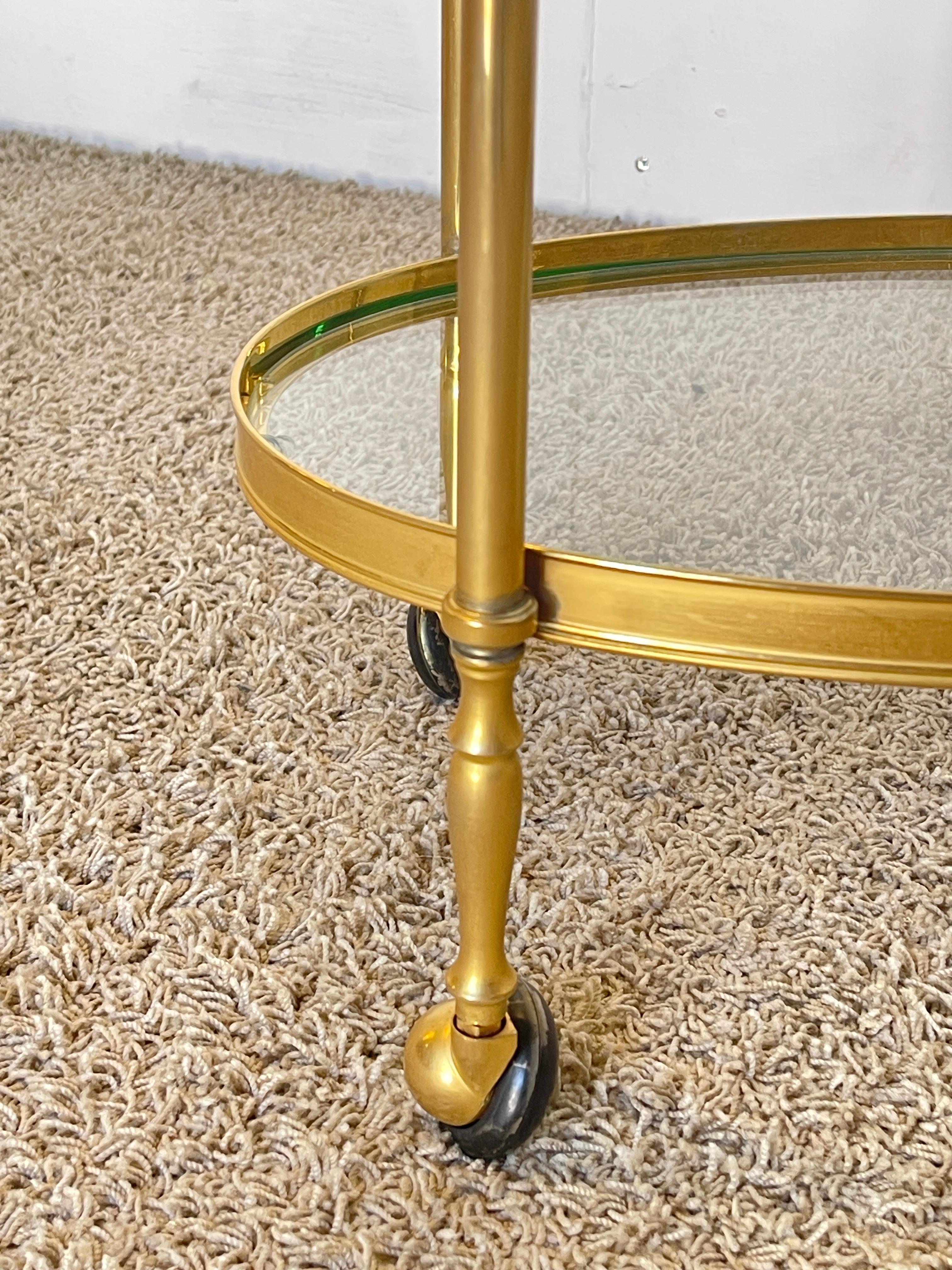 Autre Carrello bar in ottone e vetro - stile Hollywood Regency en vente