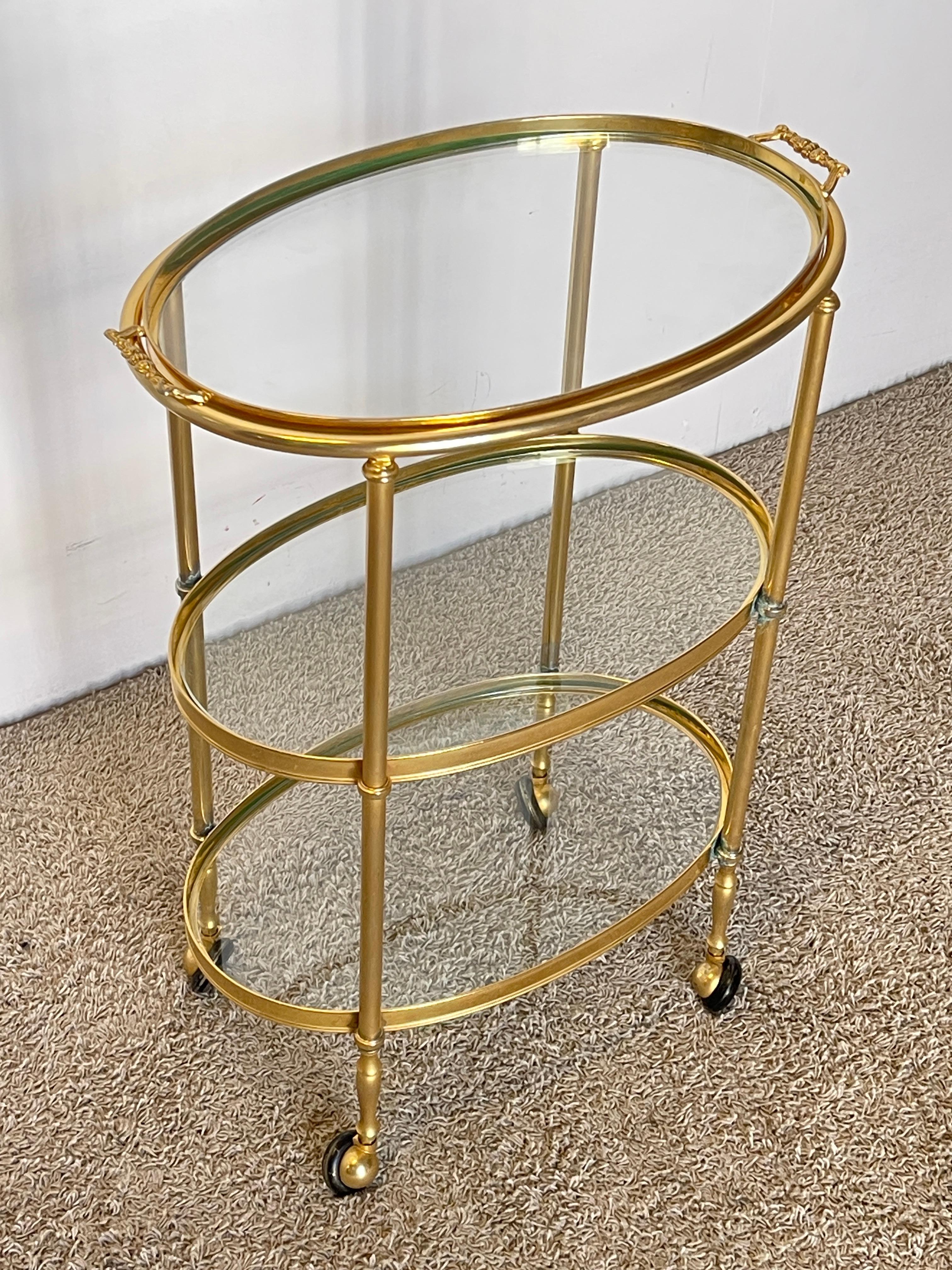 Carrello bar in ottone e vetro - stile Hollywood Regency en vente 2