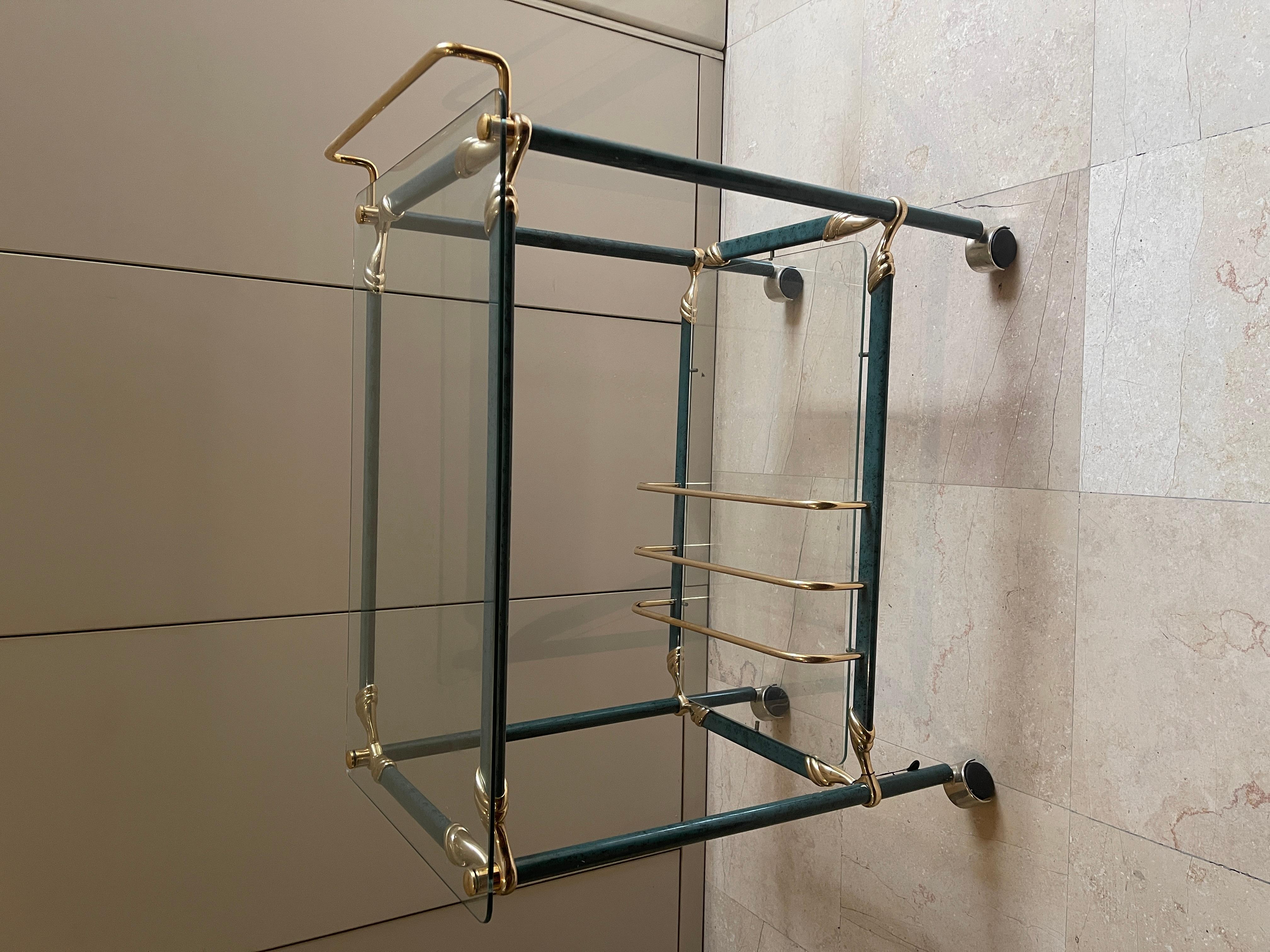 Carrello bar italiano vintage anni '50 in metallo verde e ottone 20th Century en venta