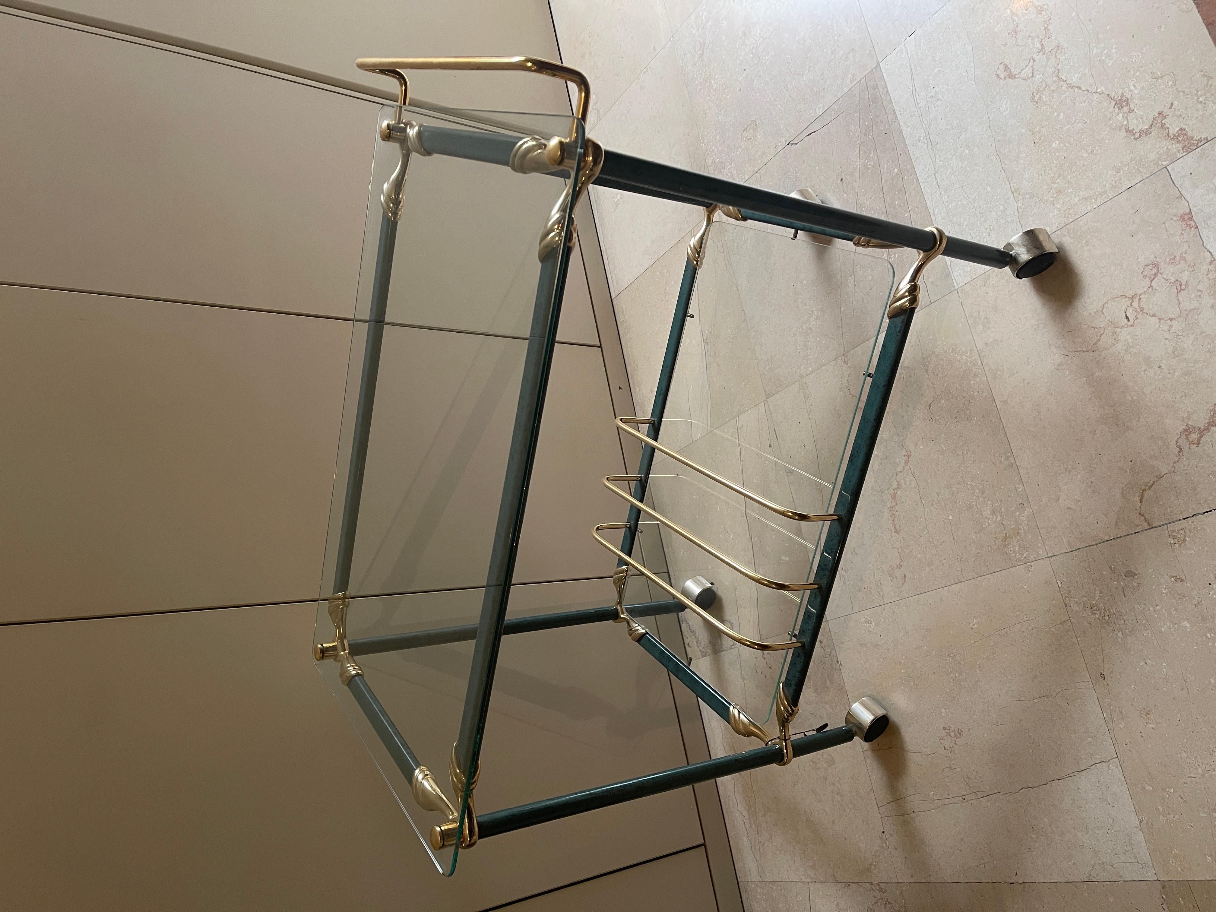 Carrello bar italiano vintage anni '50 in metallo verde e ottone en venta 1