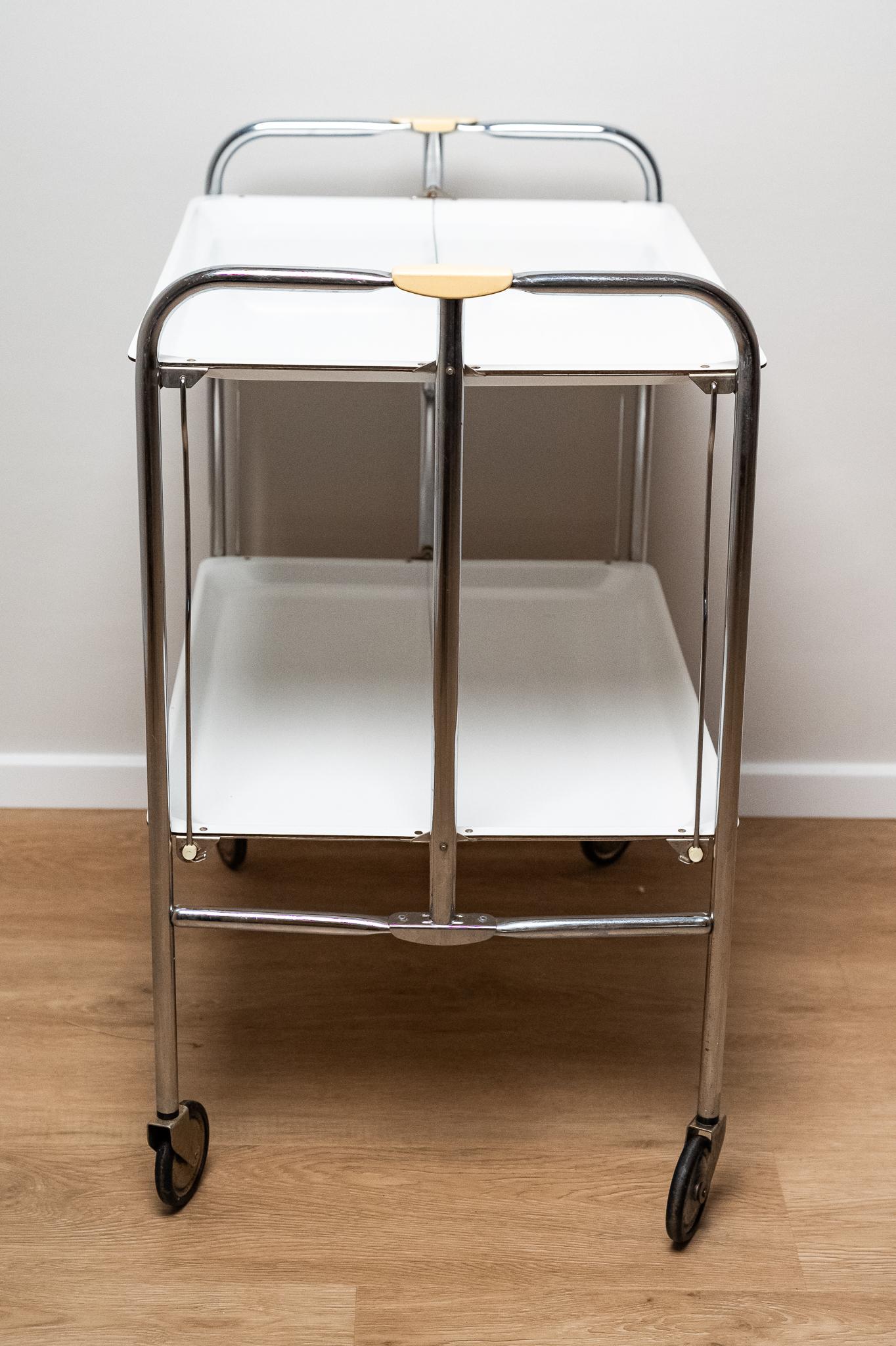 Mid-Century Modern Chariot de bar ou de cuisine en plastique et métal chromé, 1970 en vente