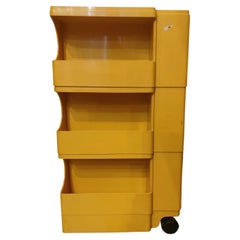 Carrello Boby giallo, di Joe Colombo per Bieffeplast