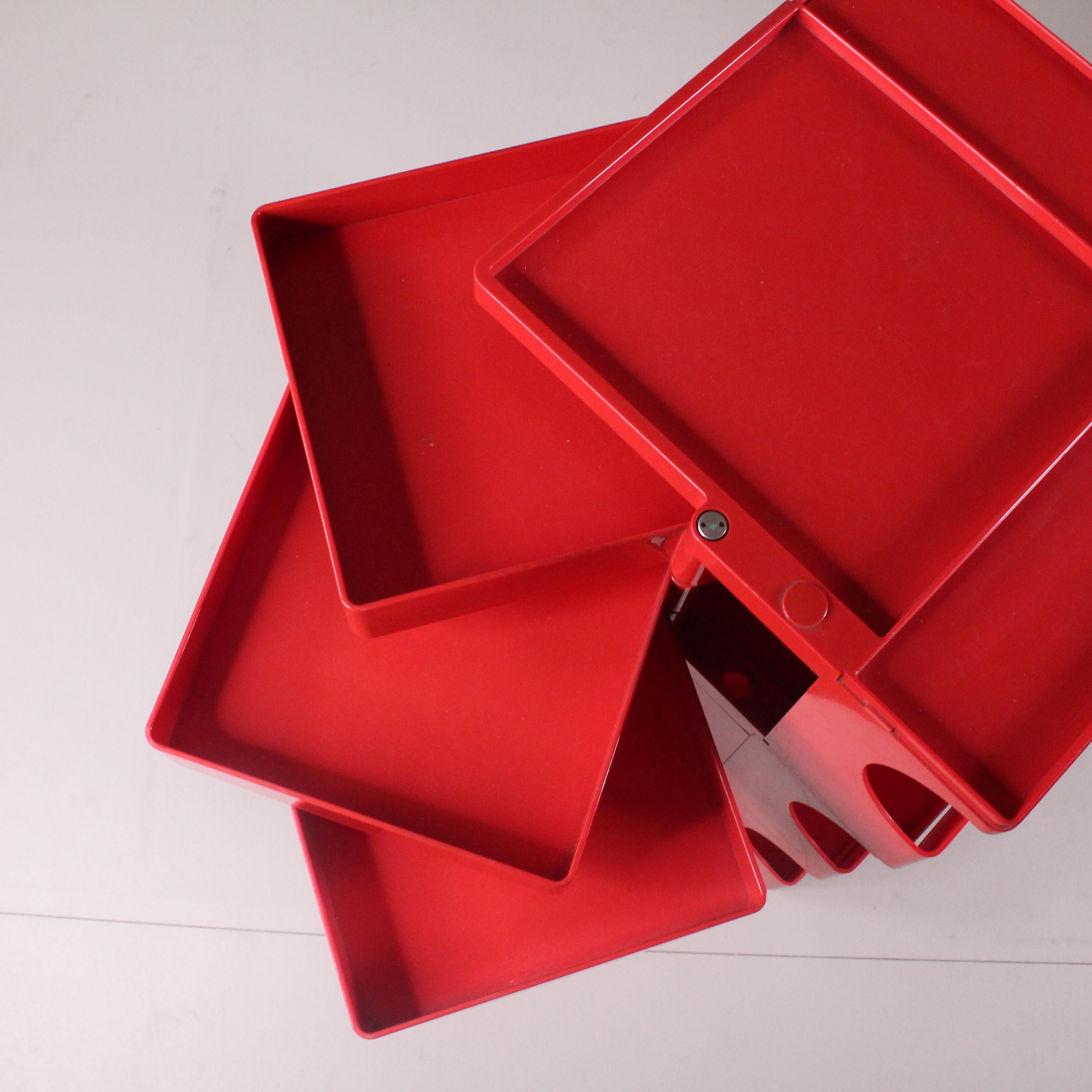 Red Boby Trolley, Joe Colombo, Bieffeplast In Good Condition For Sale In Milano, Lombardia