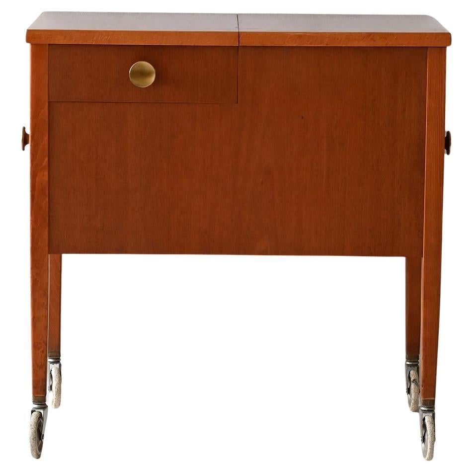 Carrello contenitore vintage scandinavo in mogano in vendita