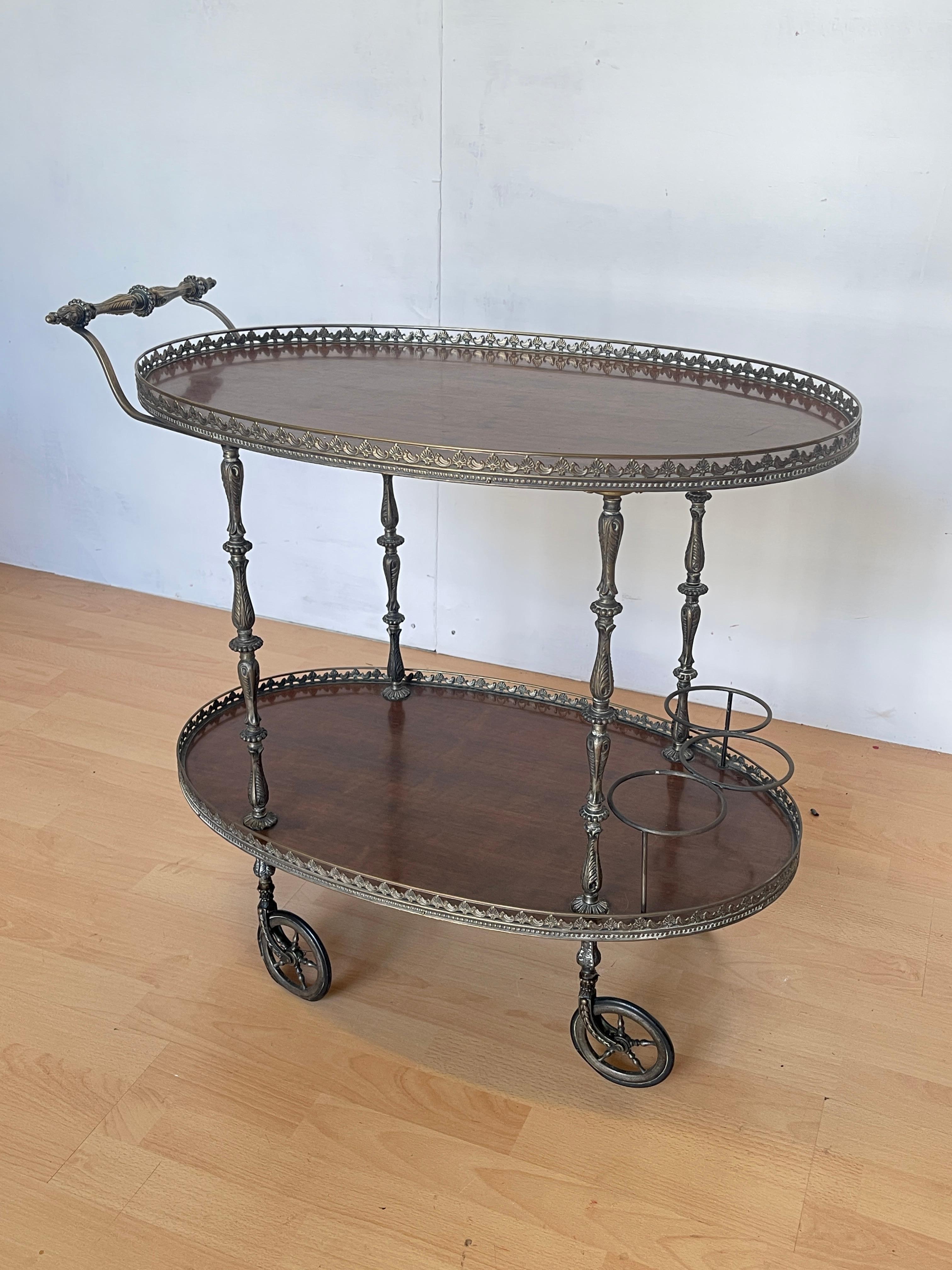 Belle Époque Chariot de service vintage en laiton et bois - 'Grand Époque en vente