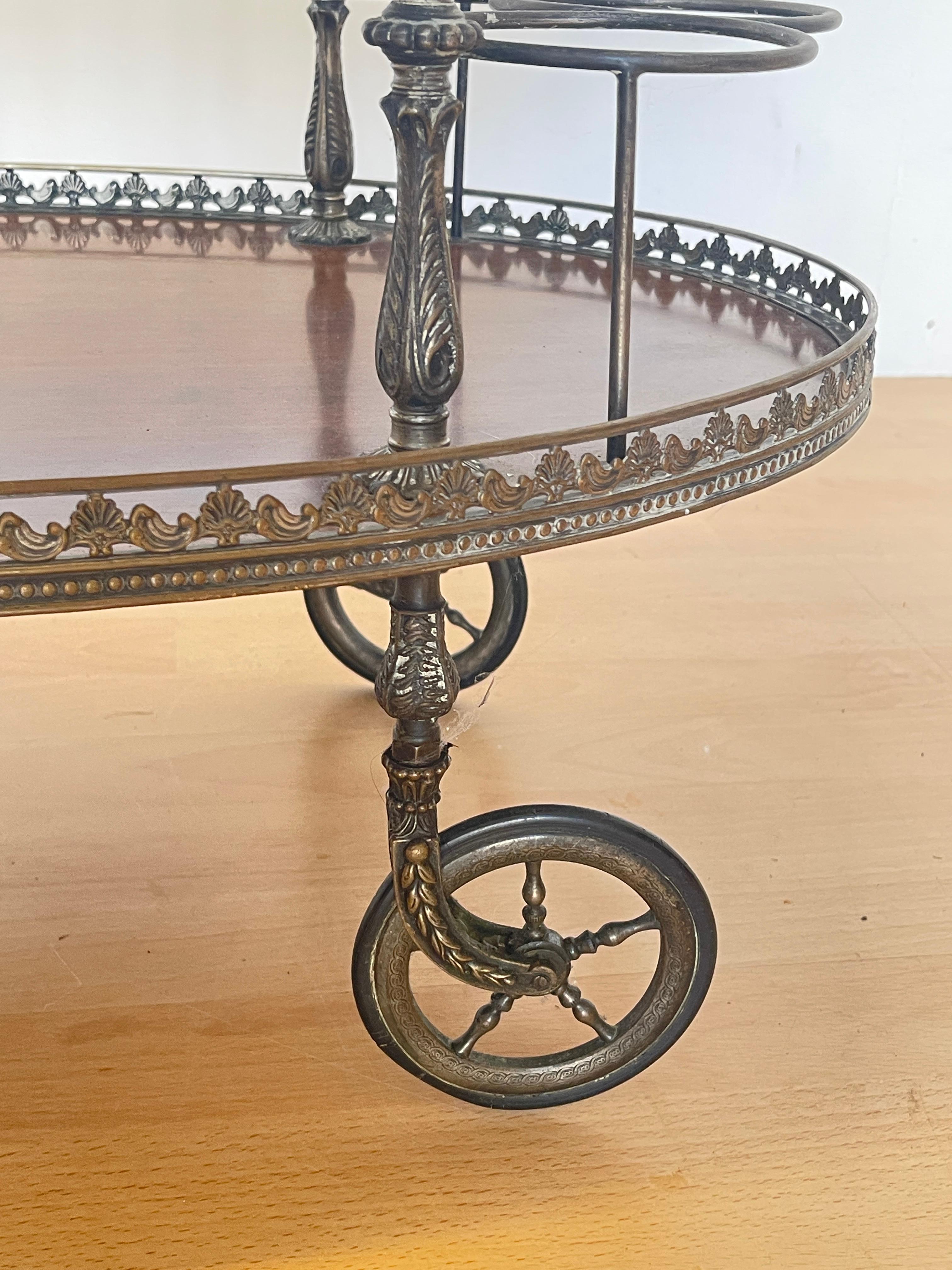 Fait main Chariot de service vintage en laiton et bois - 'Grand Époque en vente