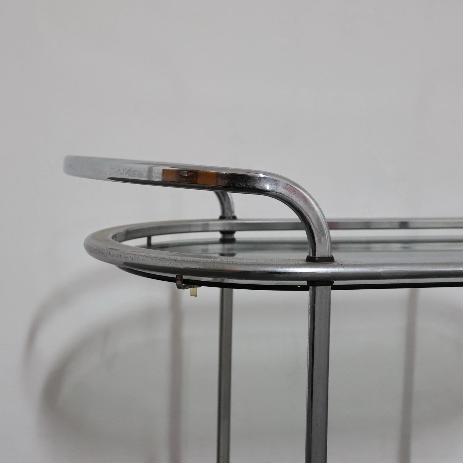 Carrello Portavivande In Acciaio Doppio Ripiano Cristallo Fumè Design Anni 70 en vente 5