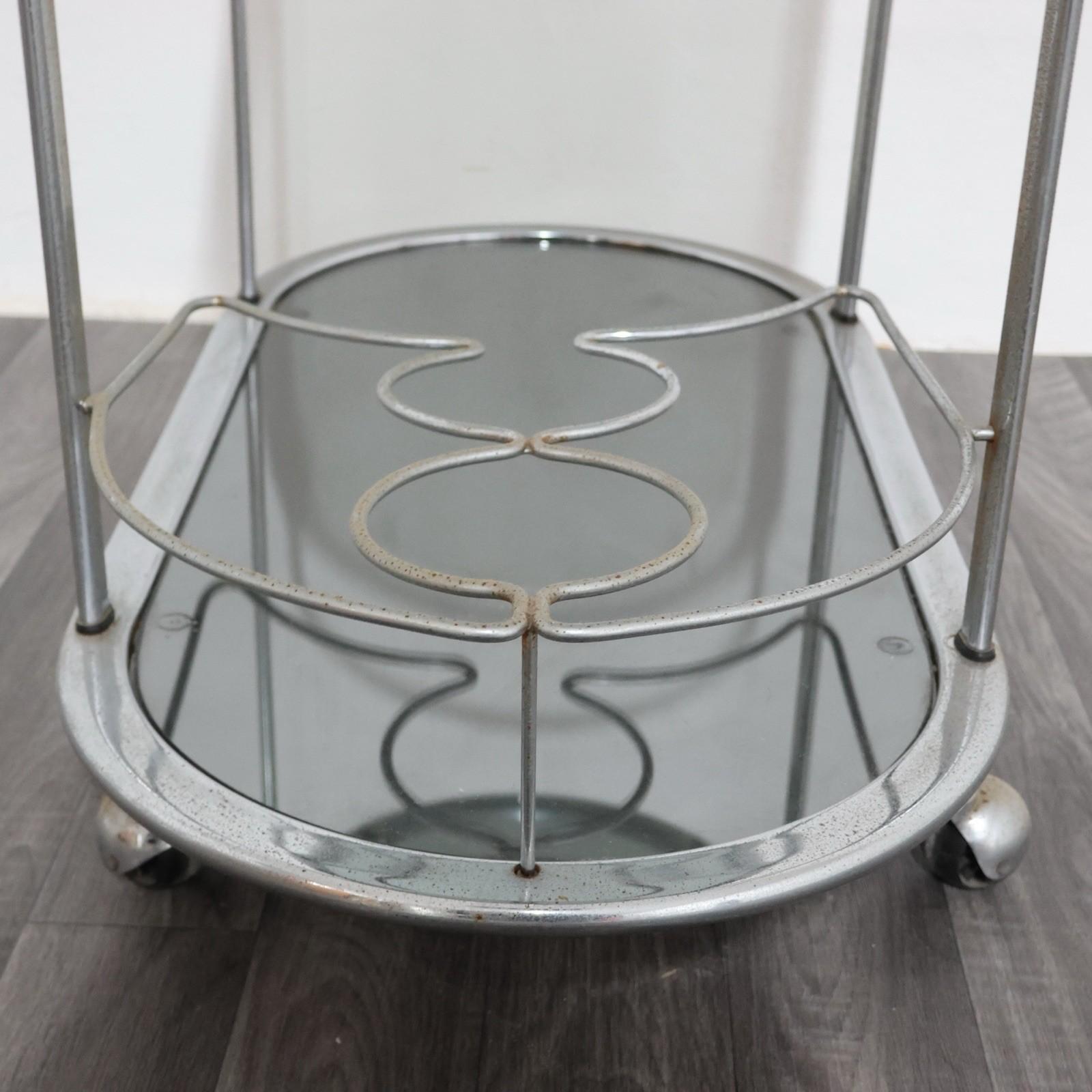 Carrello Portavivande In Acciaio Doppio Ripiano Cristallo Fumè Design Anni 70 en vente 7