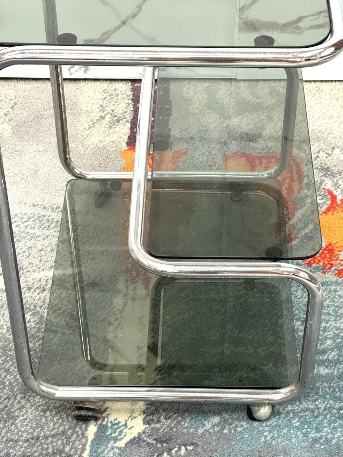 Carrello Portavivande Triplo Ripiano Anni 70 Acciaio Design Modernariato in vendita 2