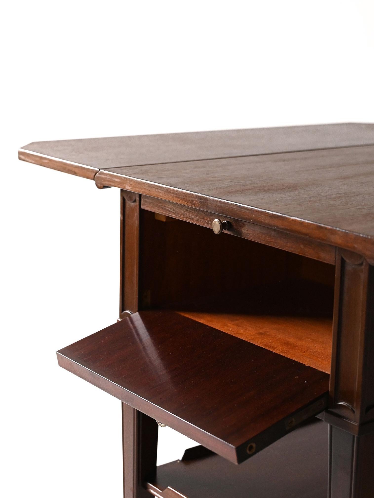 Carrello scandinavo vintage anni 40 in mogano in vendita 2