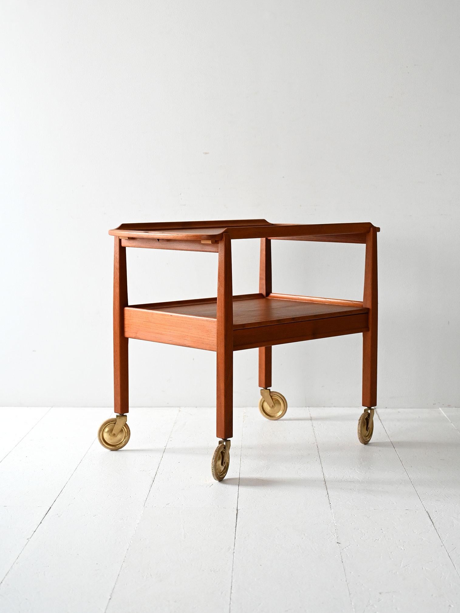 Scandinave moderne Chariot scandinave vintage modèle Julius en vente