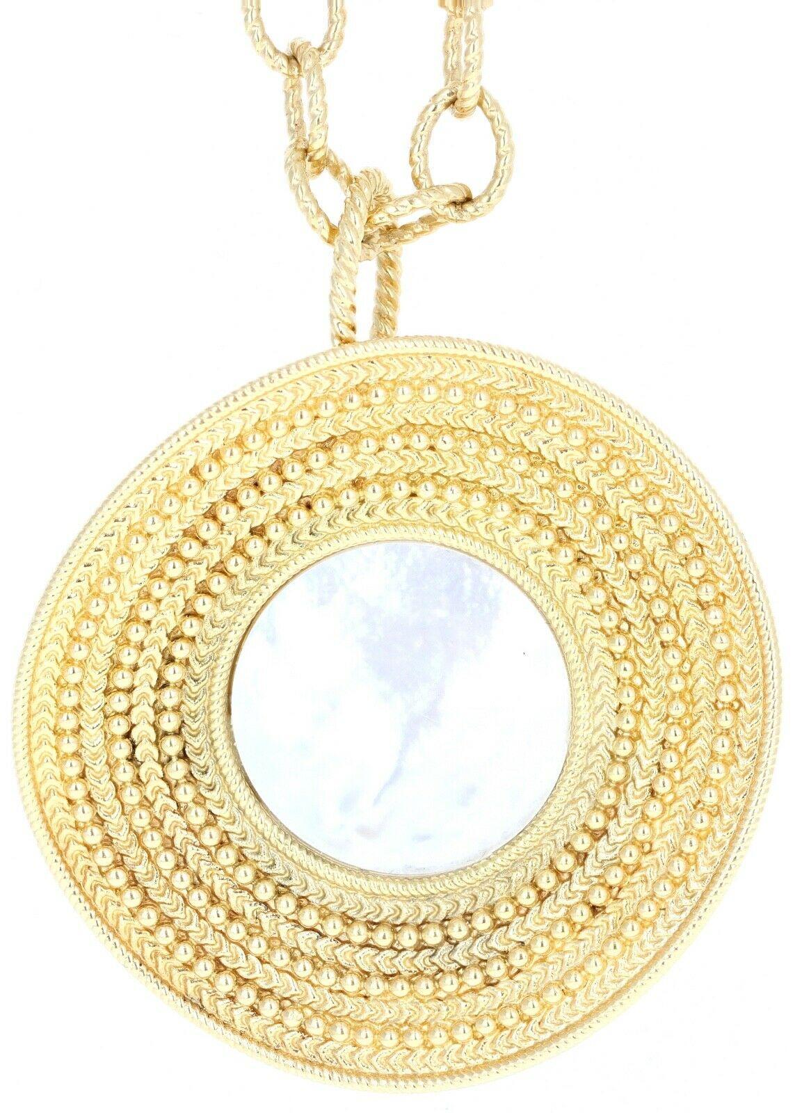 Carrera 18K Yellow Gold & Mother Of Pearl Ruedo Maxi Pendant Necklace 123.8g

MSRP $29,000


For sale is a Carrera mother of pearl ruedo maxi pendant necklace. 
The necklace is 32' inches in length 
The pendant is 2.5' inches including the