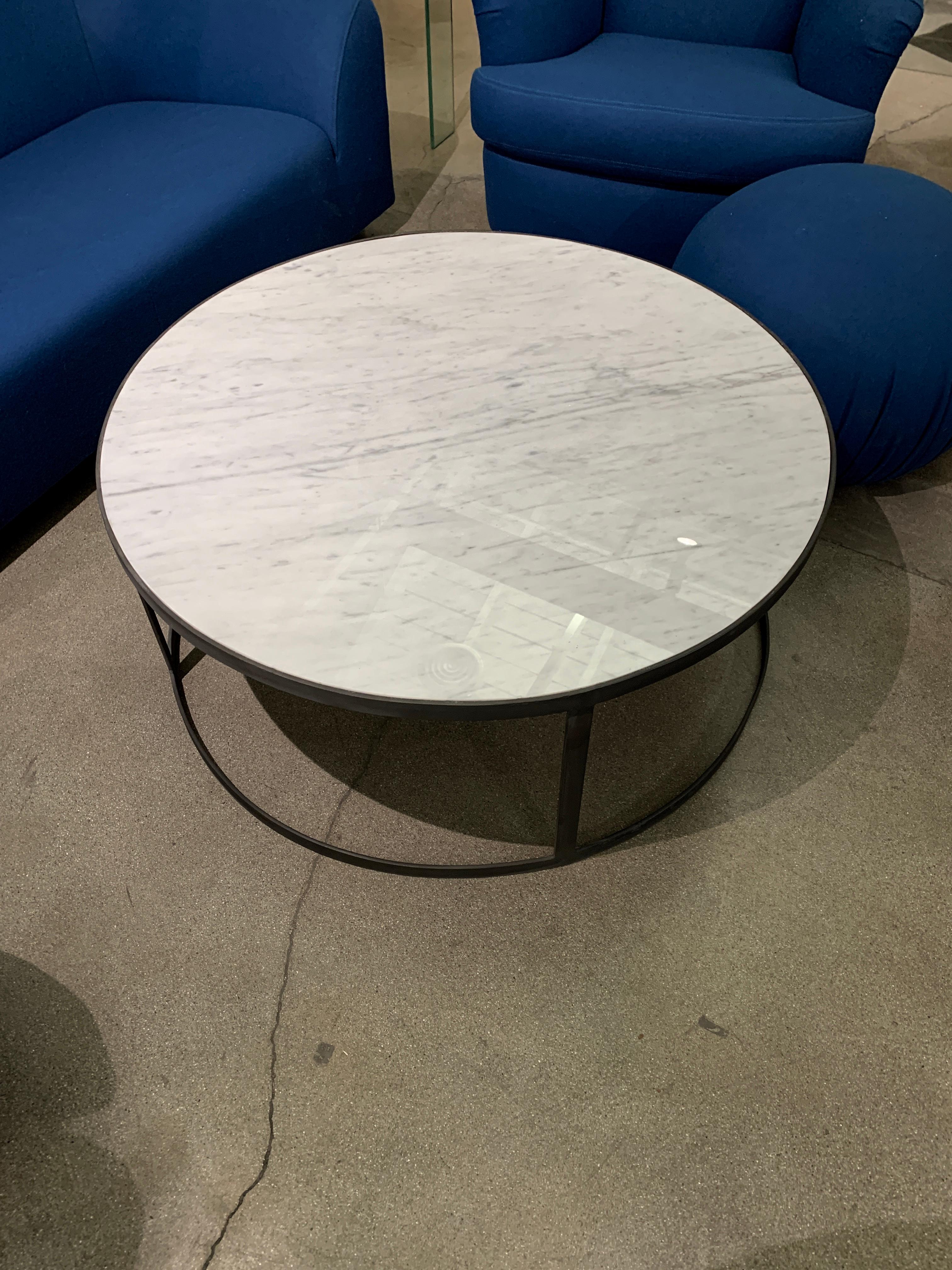 Carrera Marble Coffee Table In Good Condition For Sale In Palm Springs, CA