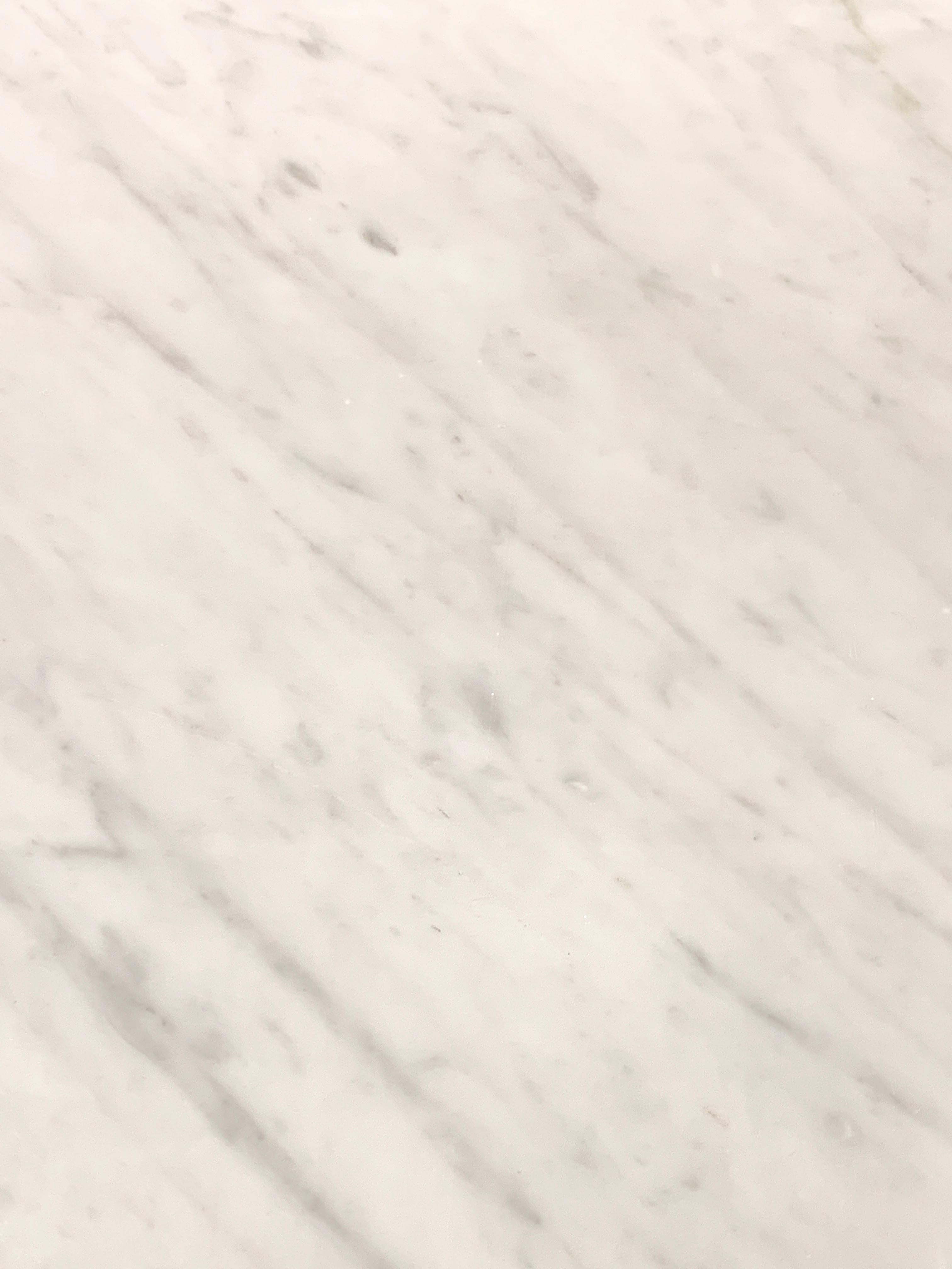 Table basse en marbre de Carrera en vente 1