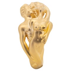 Carrera Style 18K Gold Ring Sculpted Man and Woman Intertwined 7.51g R6738