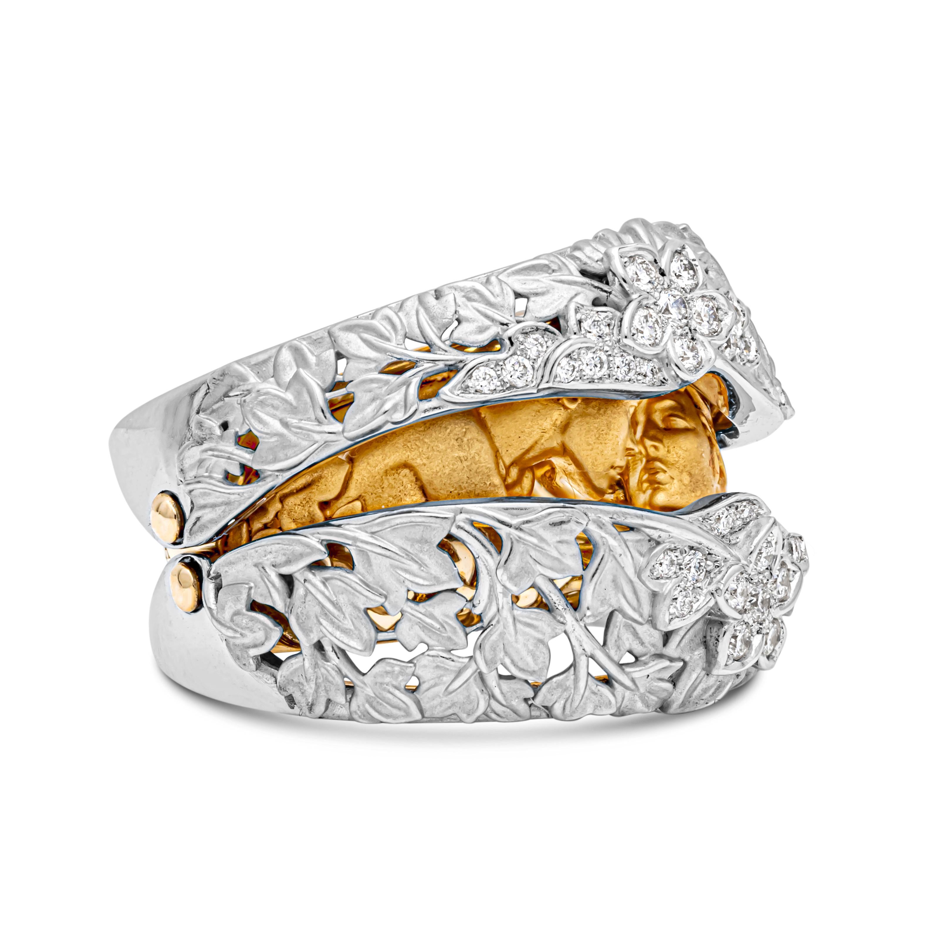 Carrera y Carrera 0.27 Carats Round Diamond Secret Ring in 18K Two-Tone Gold In New Condition For Sale In New York, NY