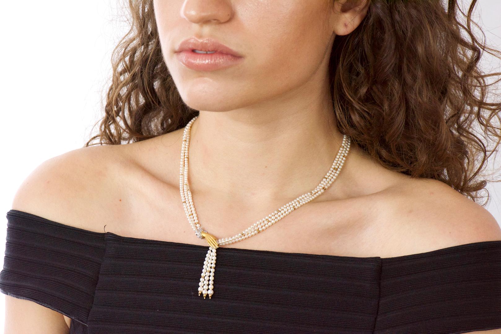 Carrera y Carrera 0.30 Carat Diamond Pearl 18 Karat Gold Las Manos Necklace 4