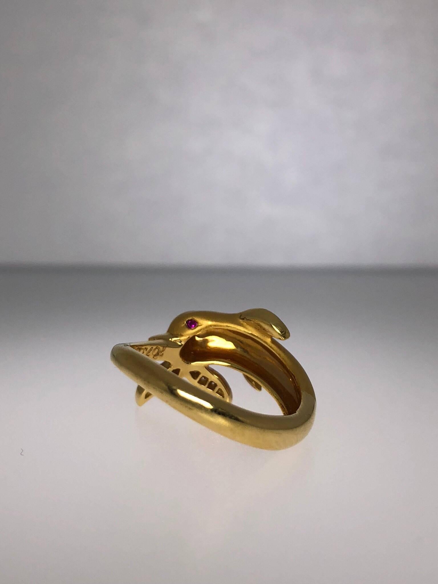 Carrera y Carrera Delphin-Ring aus 18 Karat Gold und Diamanten im Zustand „Neu“ im Angebot in New York, NY