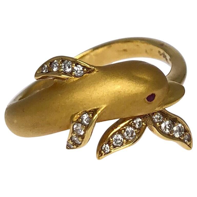 Carrera y Carrera 18 Karat Gold and Diamond Dolphin Ring For Sale
