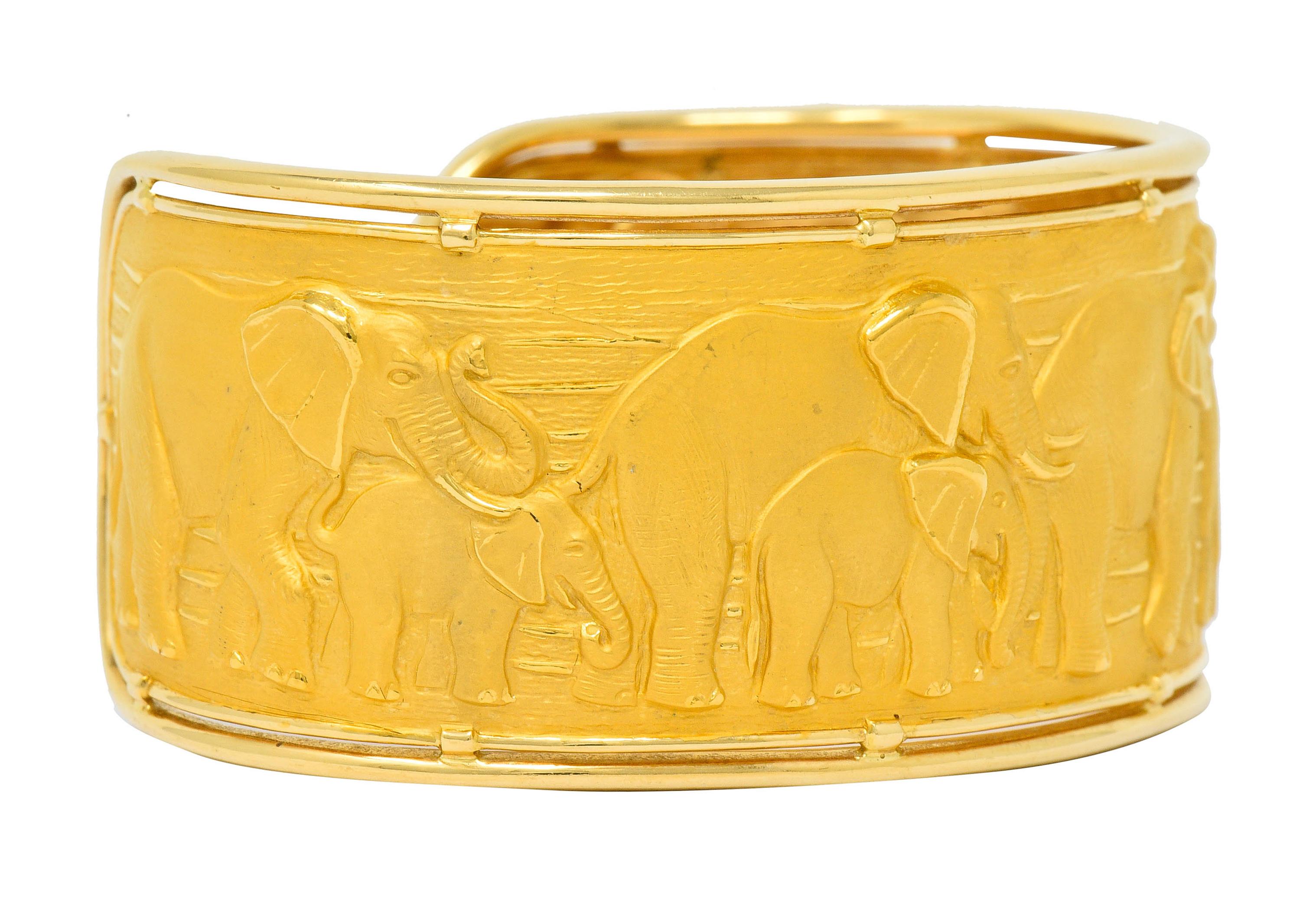 Carrera Y Carrera 18 Karat Gold Elephant Cuff Bracelet In Excellent Condition In Philadelphia, PA