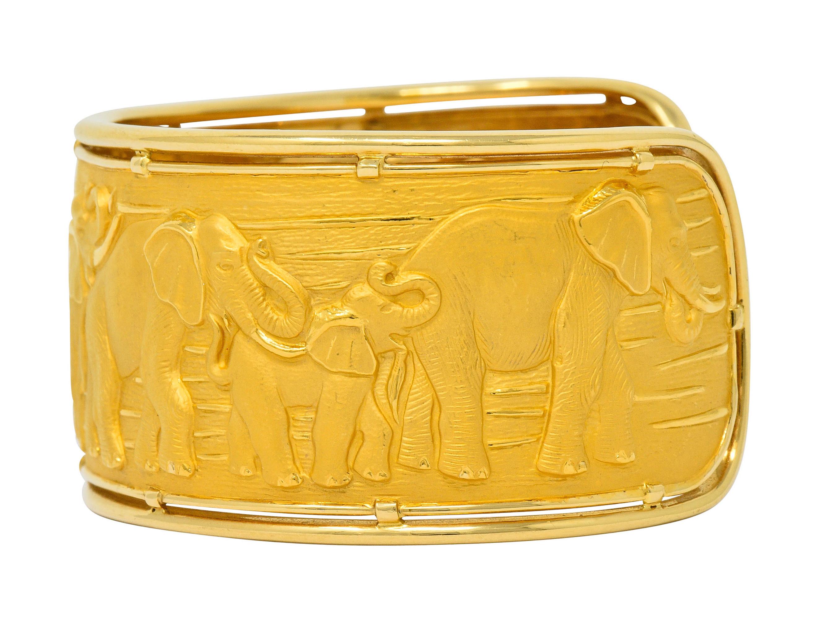 Carrera Y Carrera 18 Karat Gold Elephant Cuff Bracelet 2