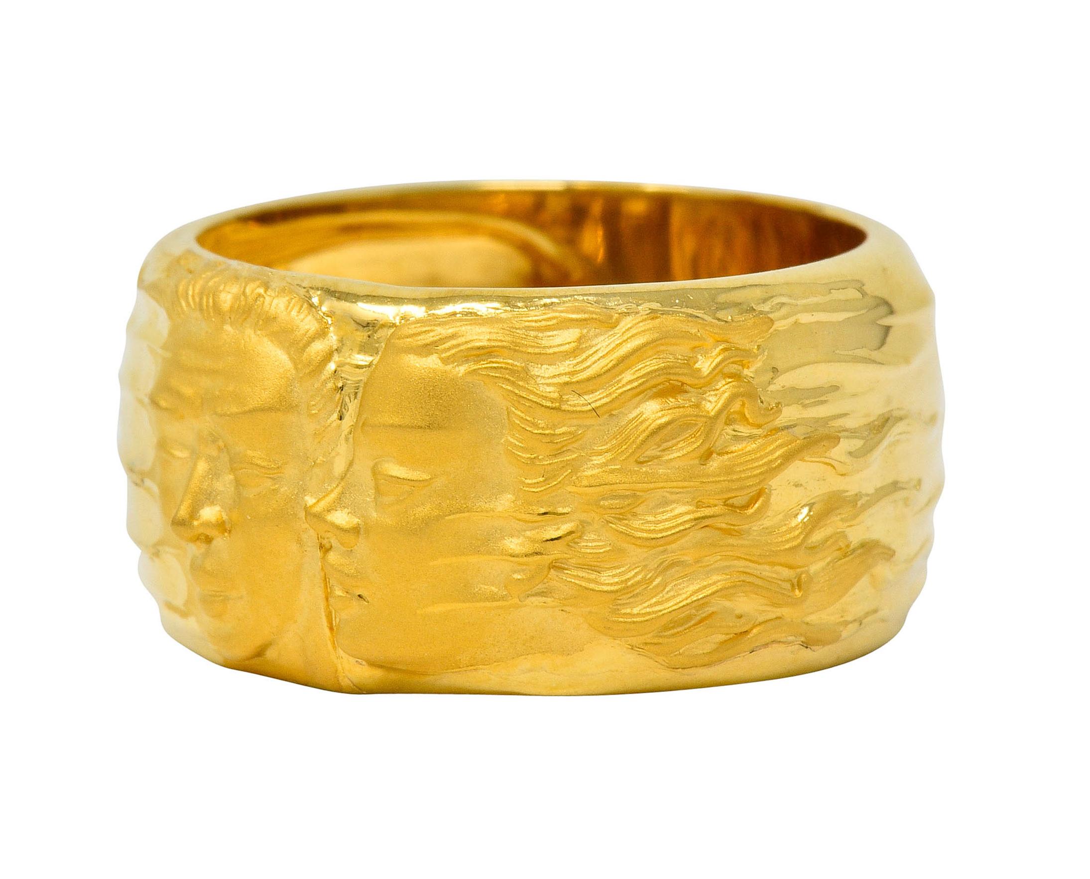 Carrera y Carrera 18 Karat Yellow Gold Adam and Eve Band Ring, circa 1990 In Excellent Condition In Philadelphia, PA