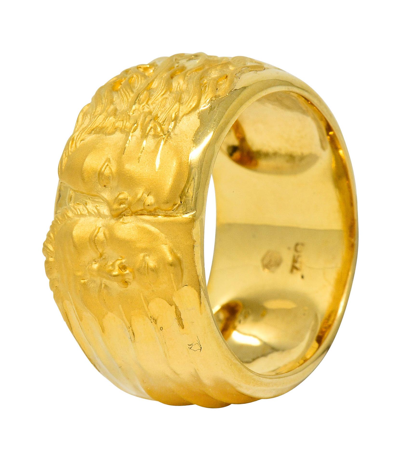 Carrera y Carrera 18 Karat Yellow Gold Adam and Eve Band Ring, circa 1990 2