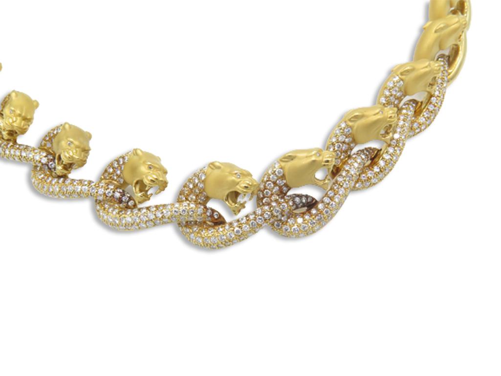 Carrera y Carrera 18 Karat Yellow Gold and Diamond Necklace and Earring Set In Excellent Condition For Sale In West Palm Beach, FL