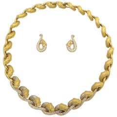 Carrera y Carrera 18 Karat Yellow Gold and Diamond Necklace and Earring Set