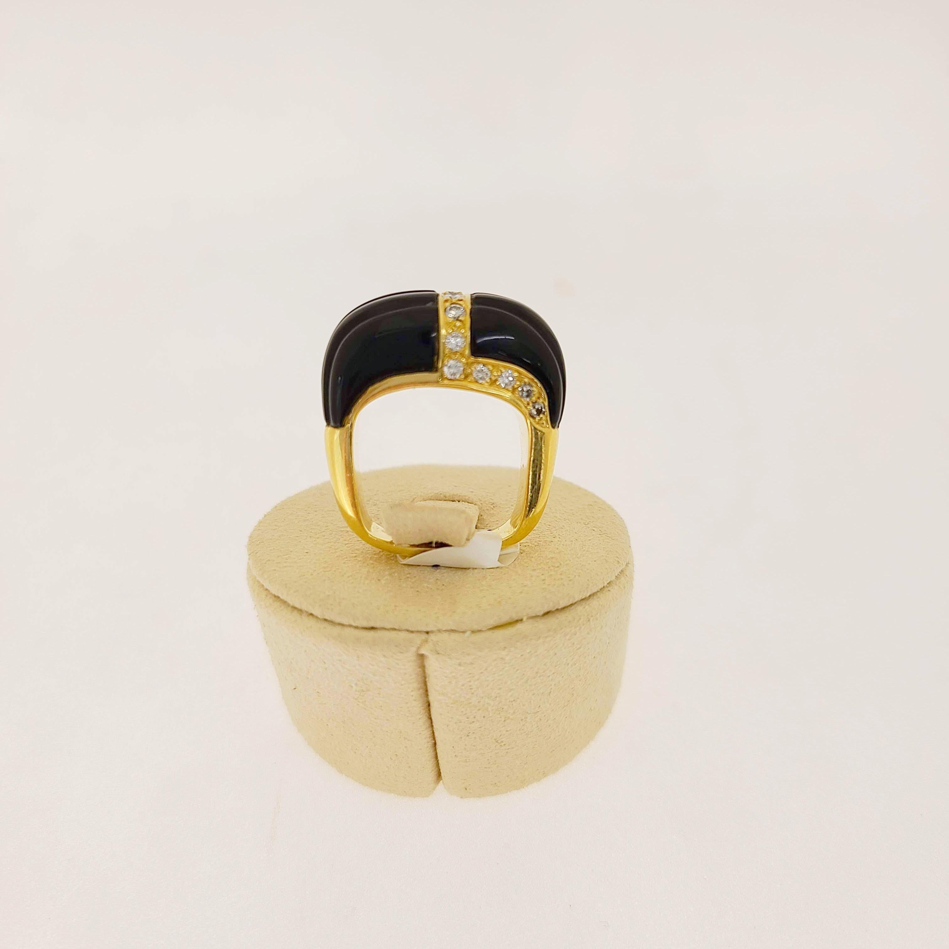 Carrera Y Carrera Ring aus 18 Karat Gold mit schwarzem Onyx und47 Karat Diamanten im Zustand „Neu“ im Angebot in New York, NY