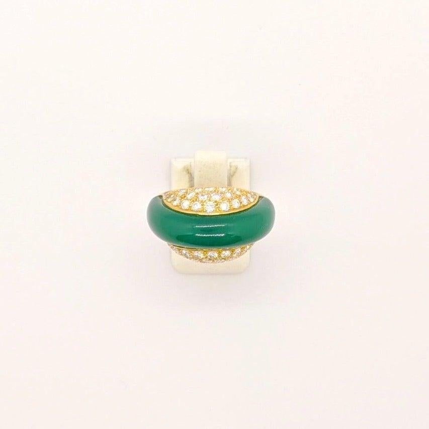 For Sale:  Carrera y Carrera 18 Kt Gold Ring with .96 Carat Diamond and Green Chrysoprase 3