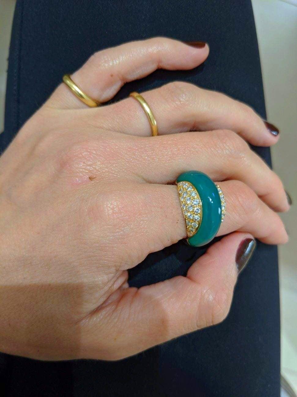 For Sale:  Carrera y Carrera 18 Kt Gold Ring with .96 Carat Diamond and Green Chrysoprase 6