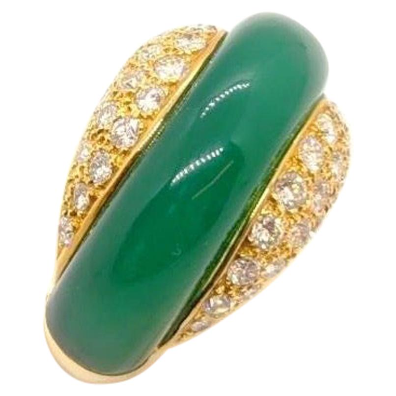 Carrera y Carrera 18 Kt Gold Ring with .96 Carat Diamond and Green Chrysoprase